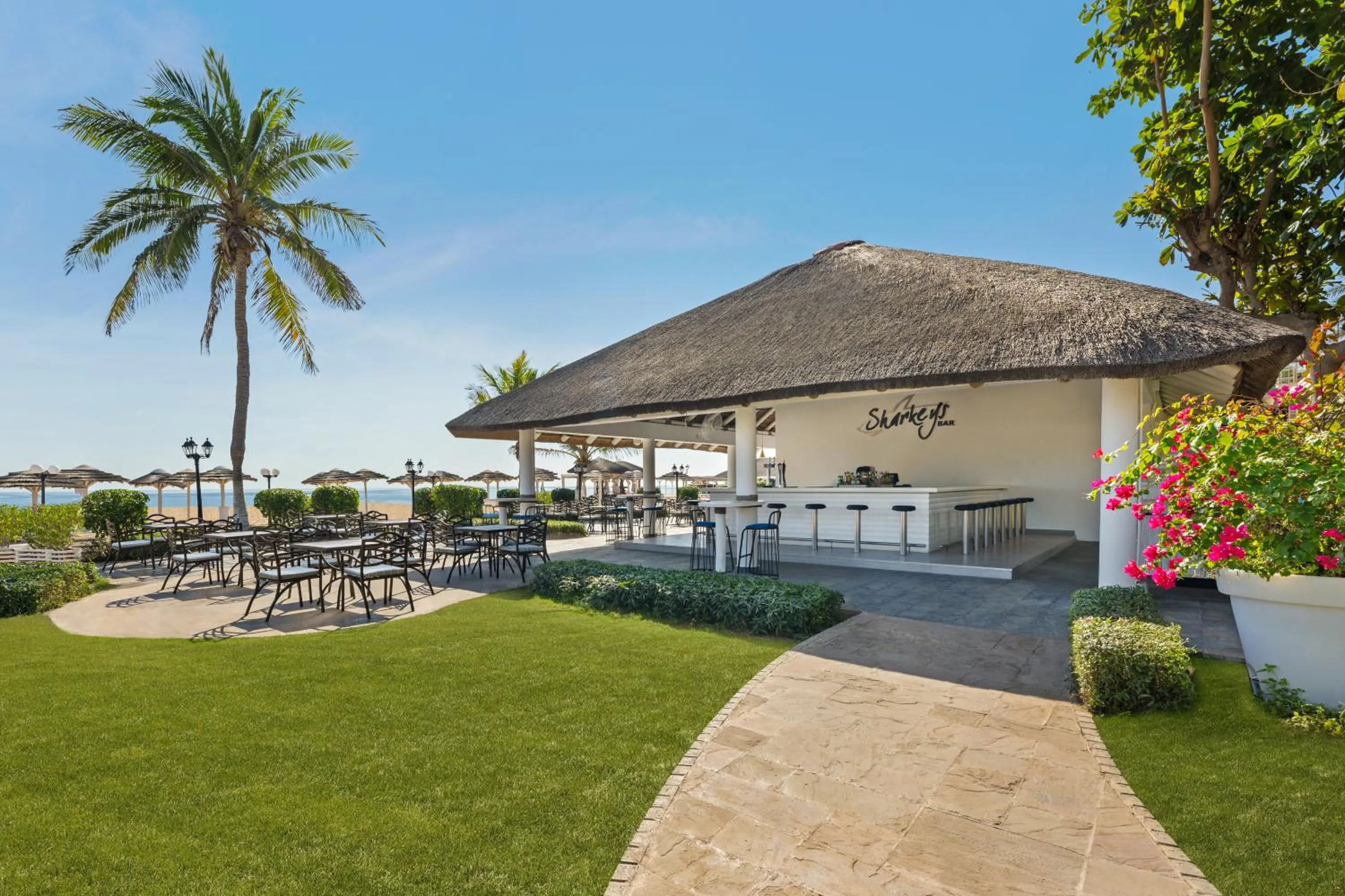 Restaurant/places to eat in Fujairah Rotana Resort & Spa - Al Aqah Beach