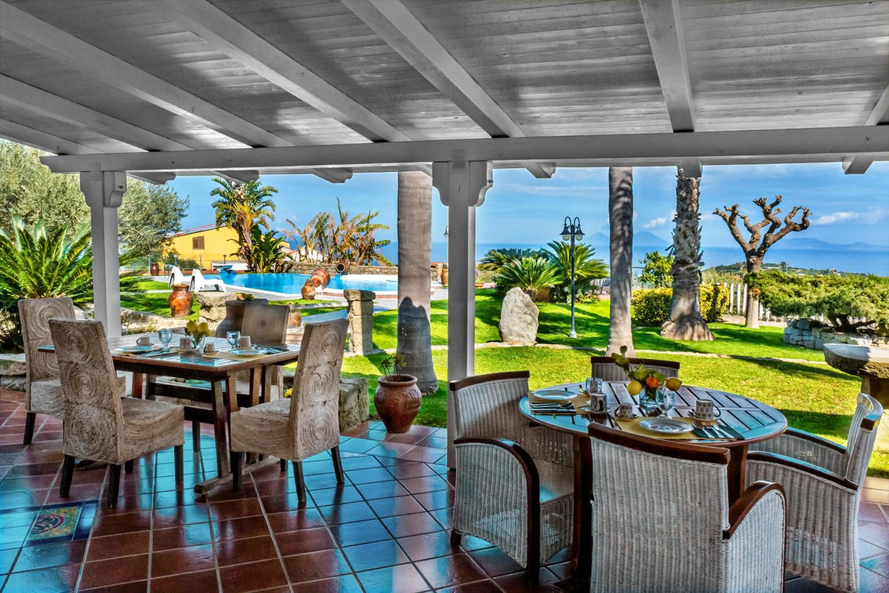 Patio in B&B Villa Bency