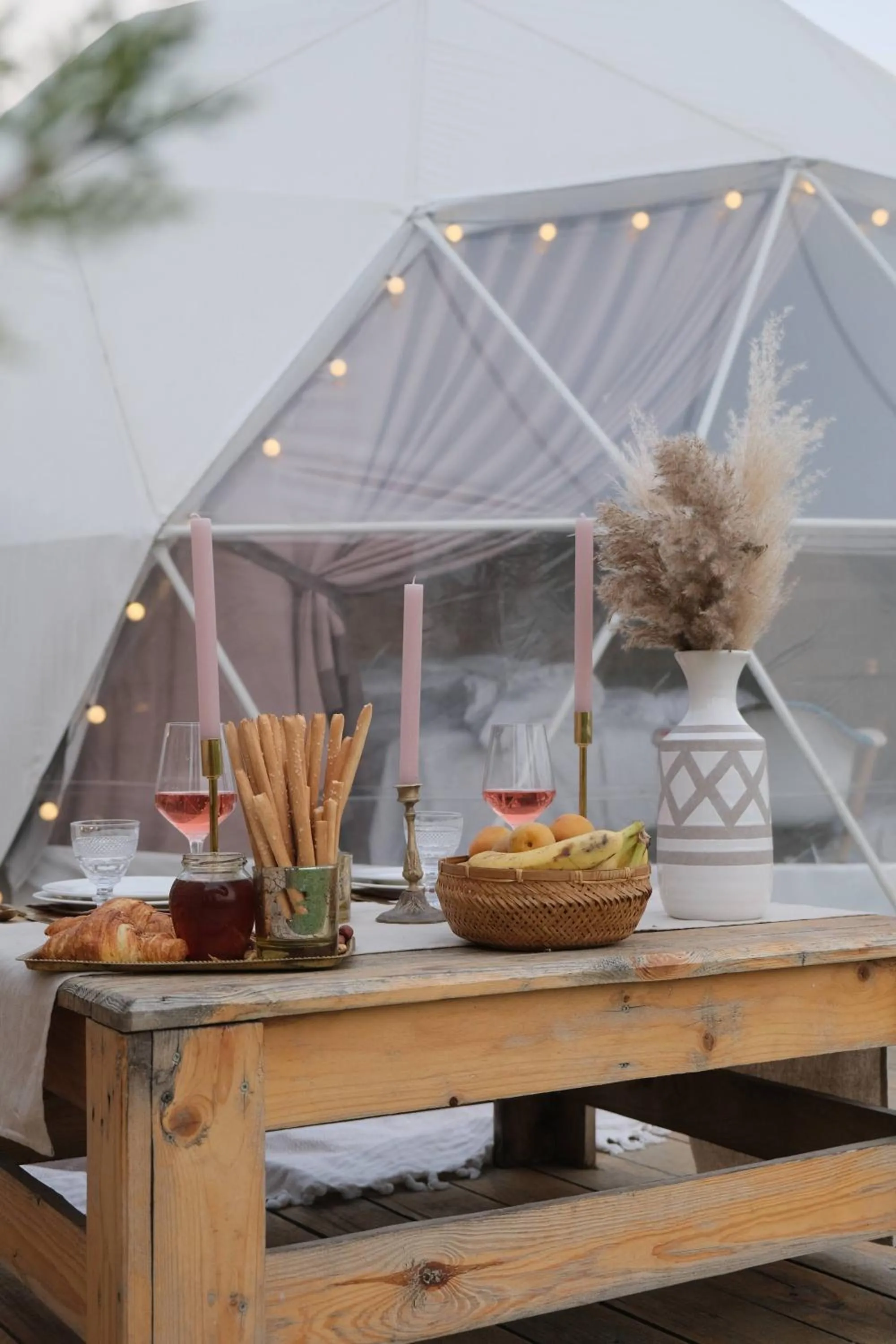Decorative detail, Food in Jewelberry Glamping Hotel Tbilisi