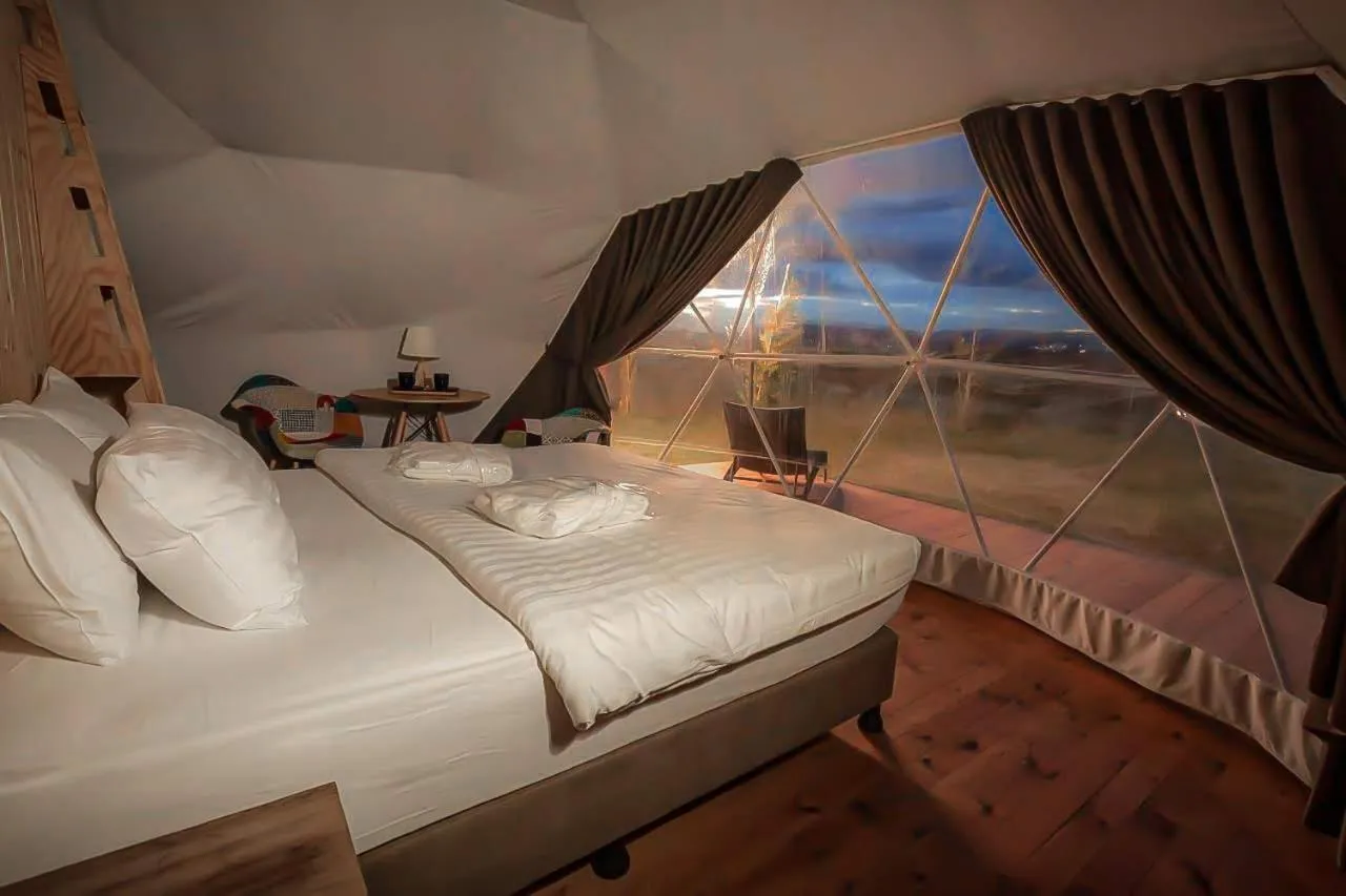 Bed in Jewelberry Glamping Hotel Tbilisi
