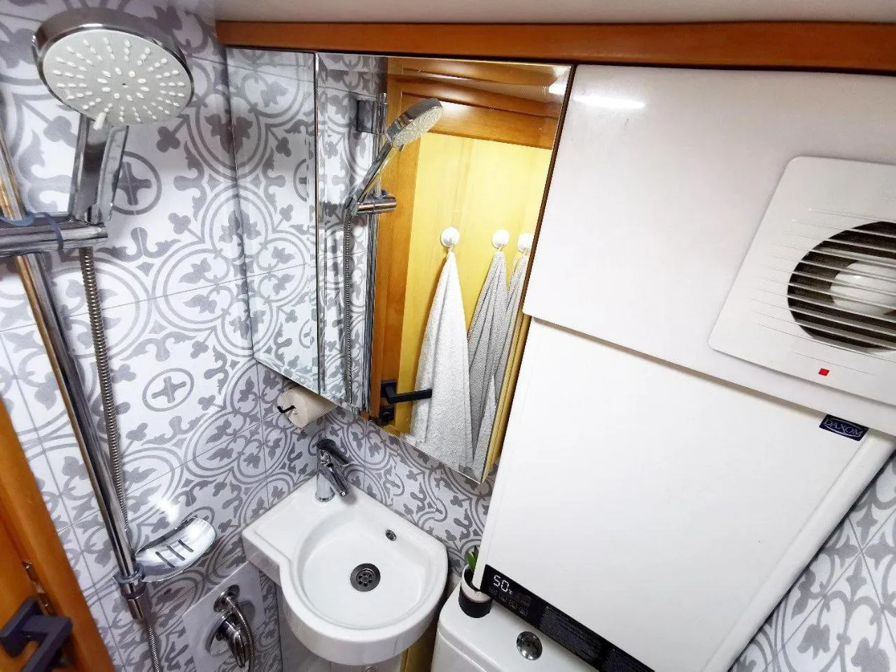 Bathroom in Jewelberry Glamping Hotel Tbilisi