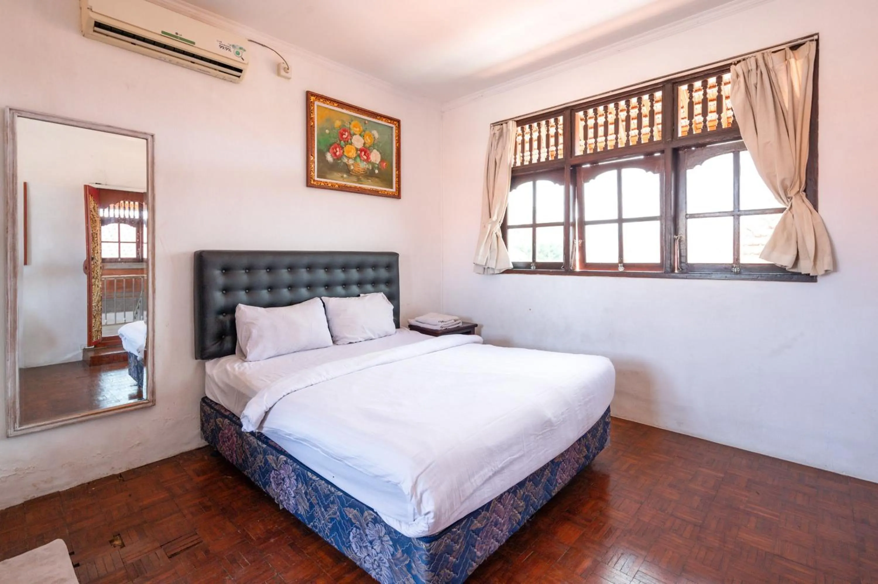 Bedroom, Bed in Ceria Guesthouse Seminyak Mitra RedDoorz