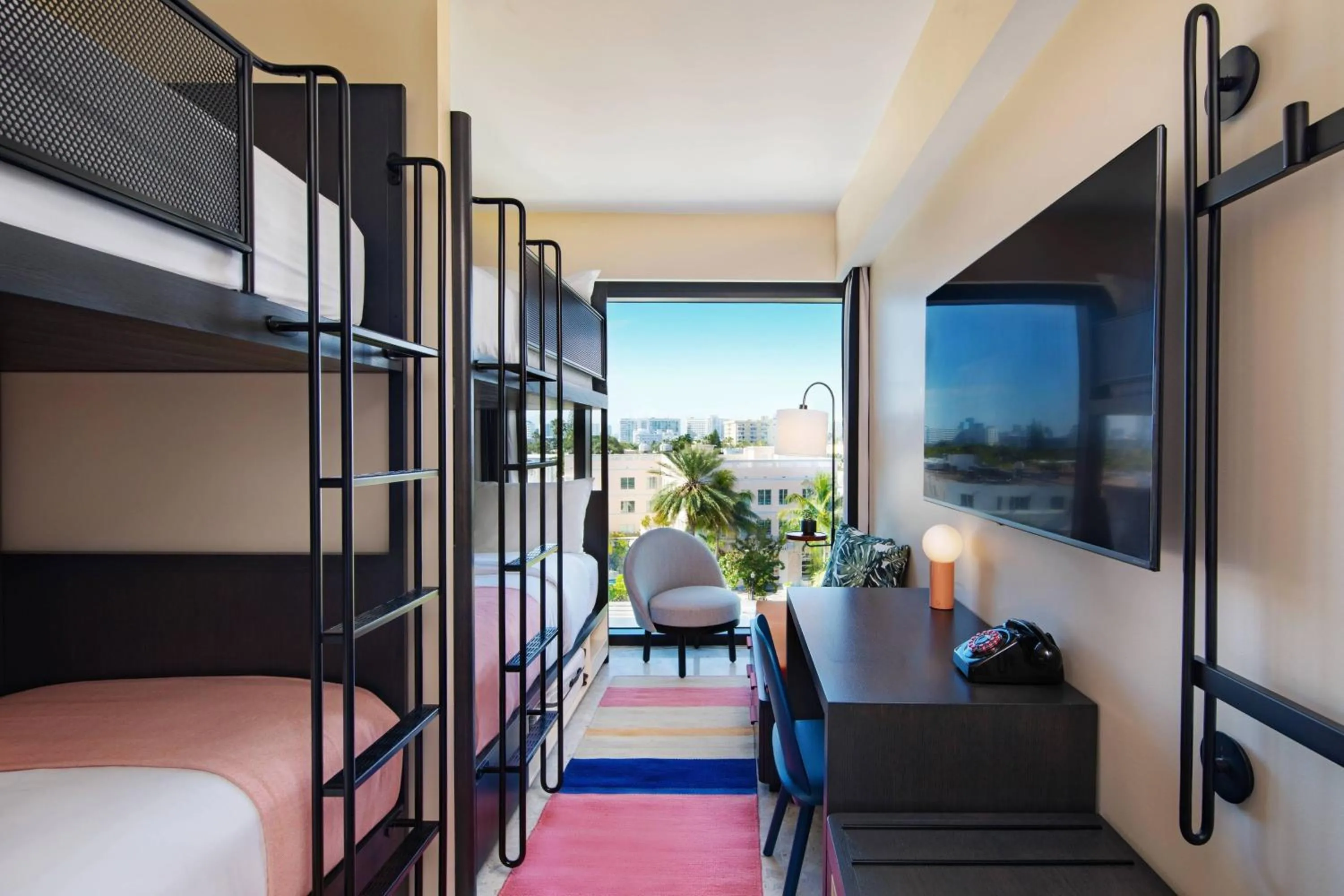 Photo of the whole room, Bed in Moxy Miami South Beach