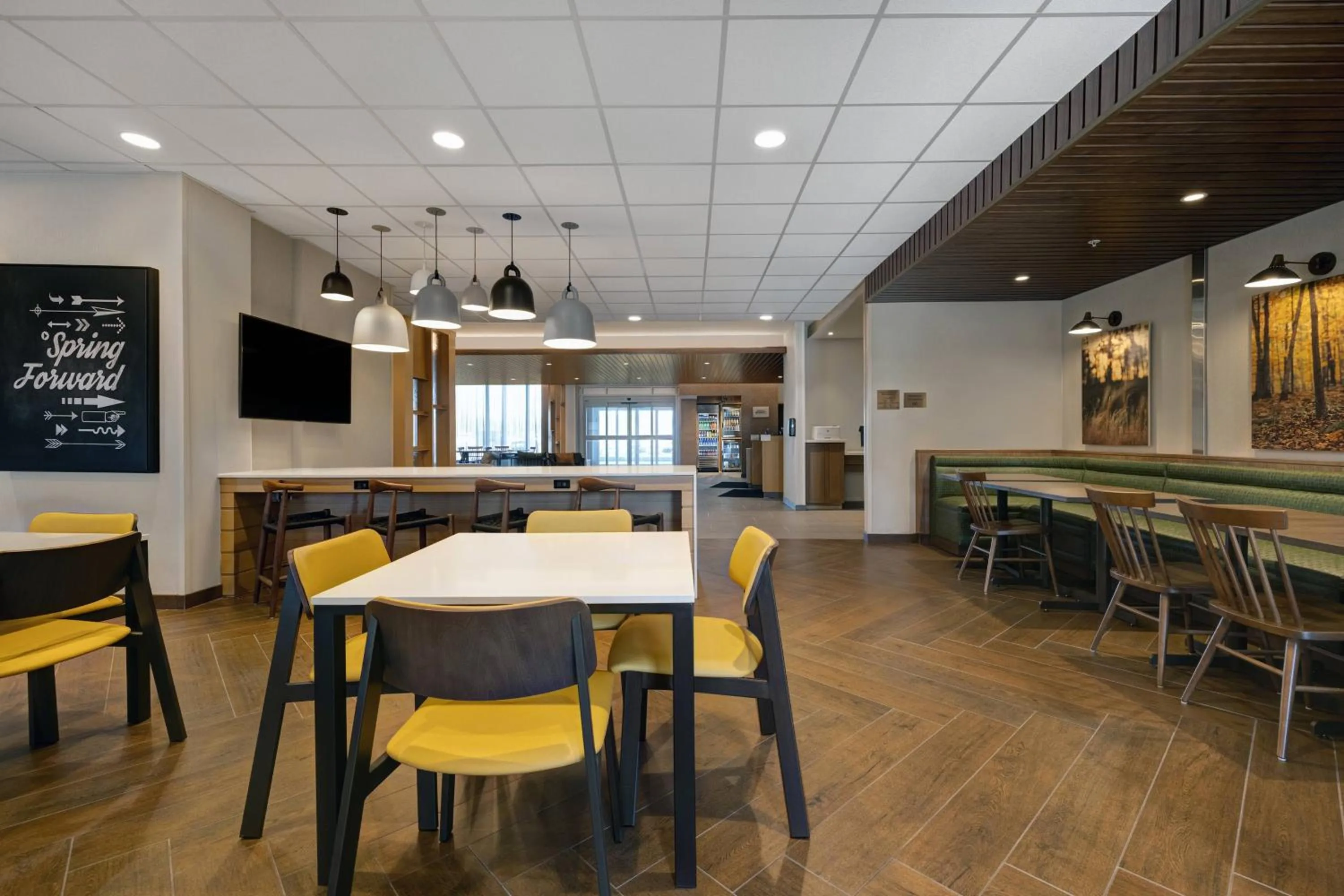 Restaurant/places to eat in Fairfield Inn & Suites by Marriott Milwaukee Brookfield