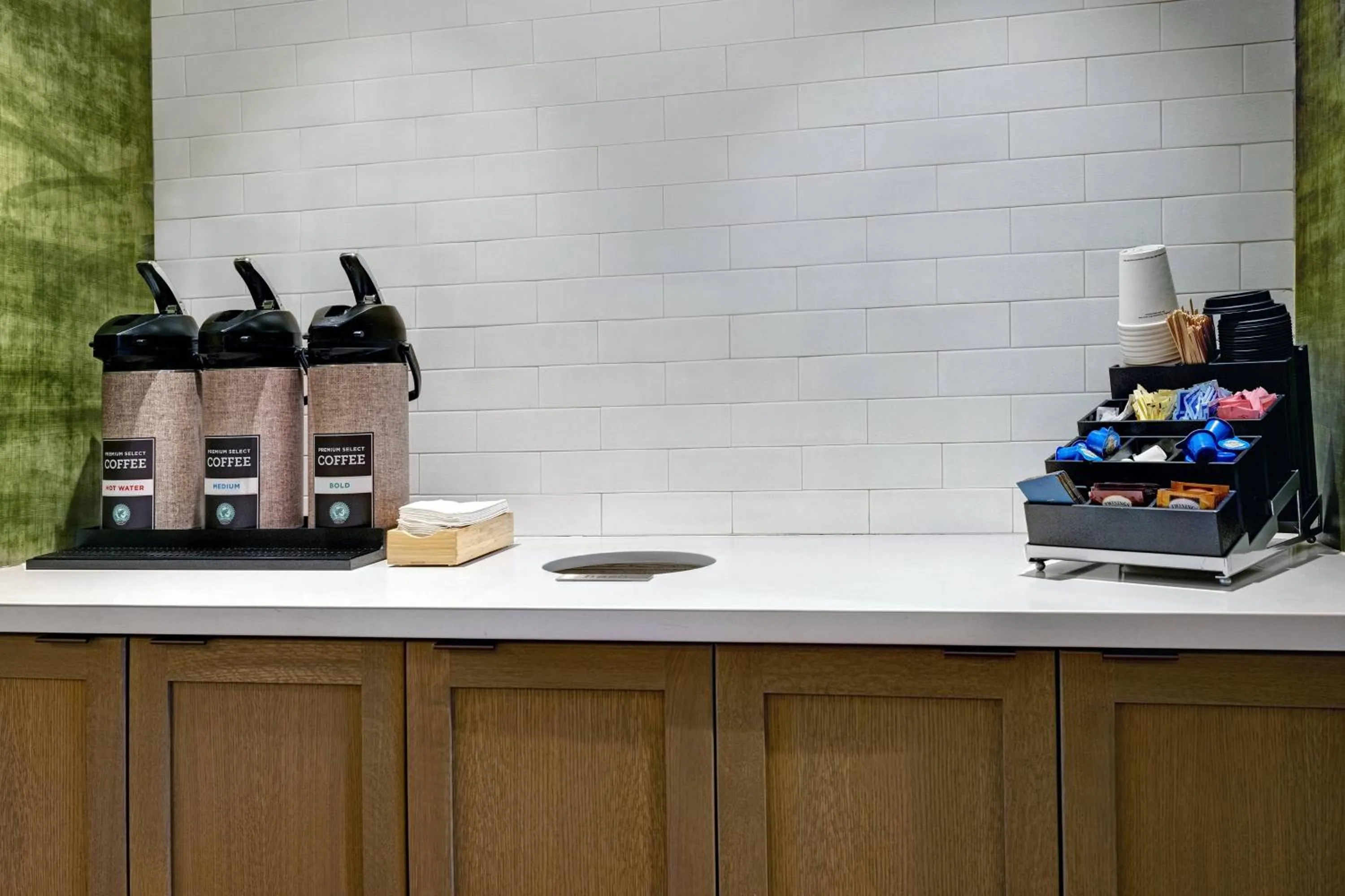 Restaurant/places to eat in Fairfield Inn & Suites by Marriott Milwaukee Brookfield