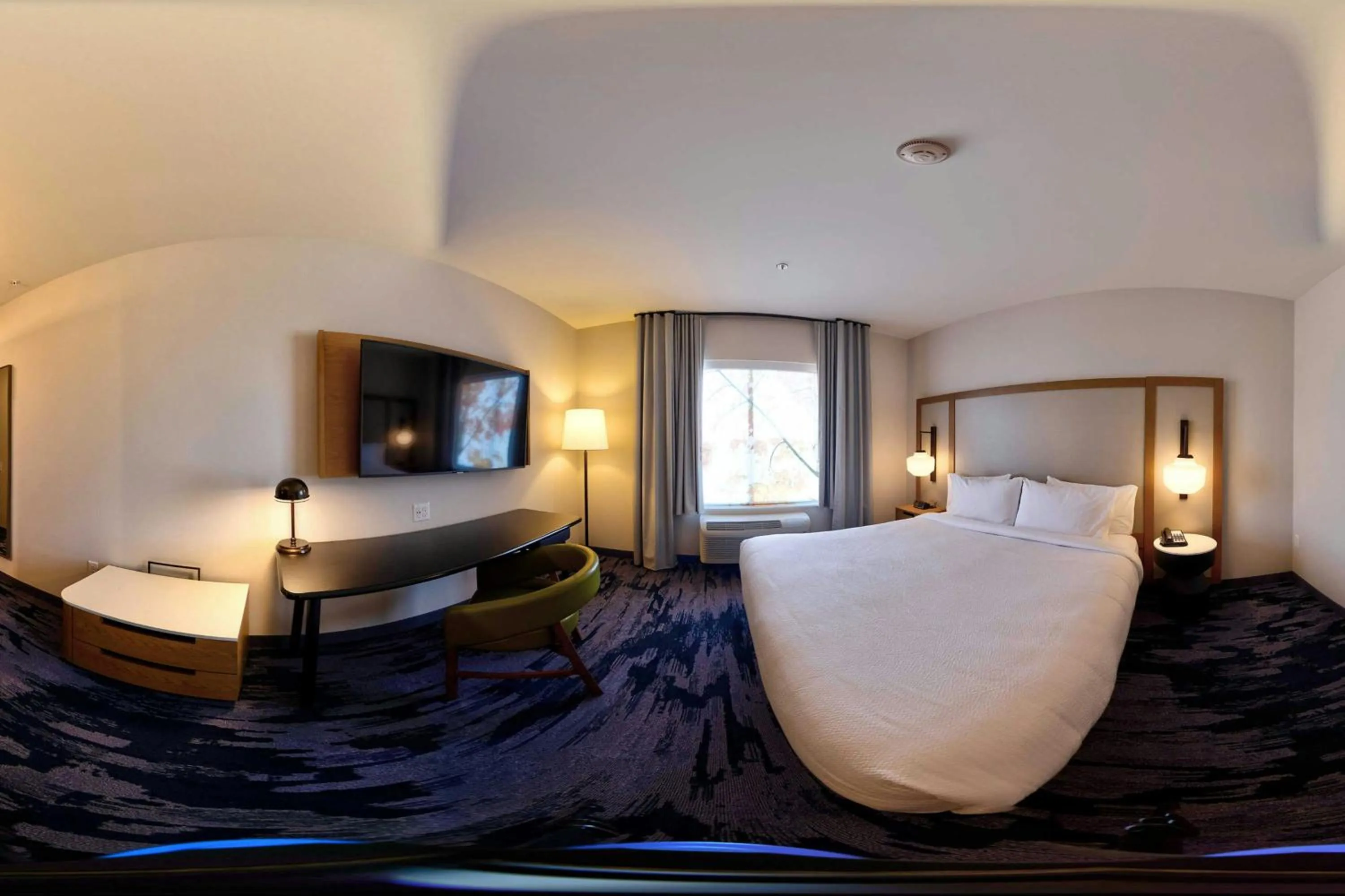 Photo of the whole room, Bed in Fairfield Inn & Suites by Marriott Milwaukee Brookfield