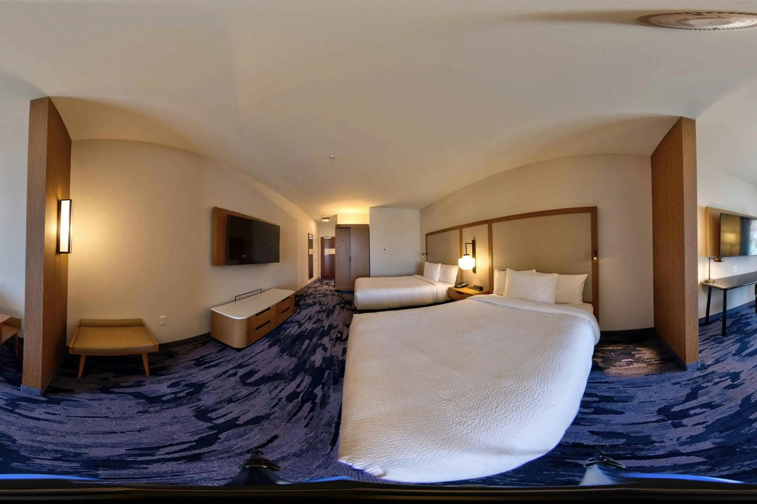 Photo of the whole room, Bed in Fairfield Inn & Suites by Marriott Milwaukee Brookfield