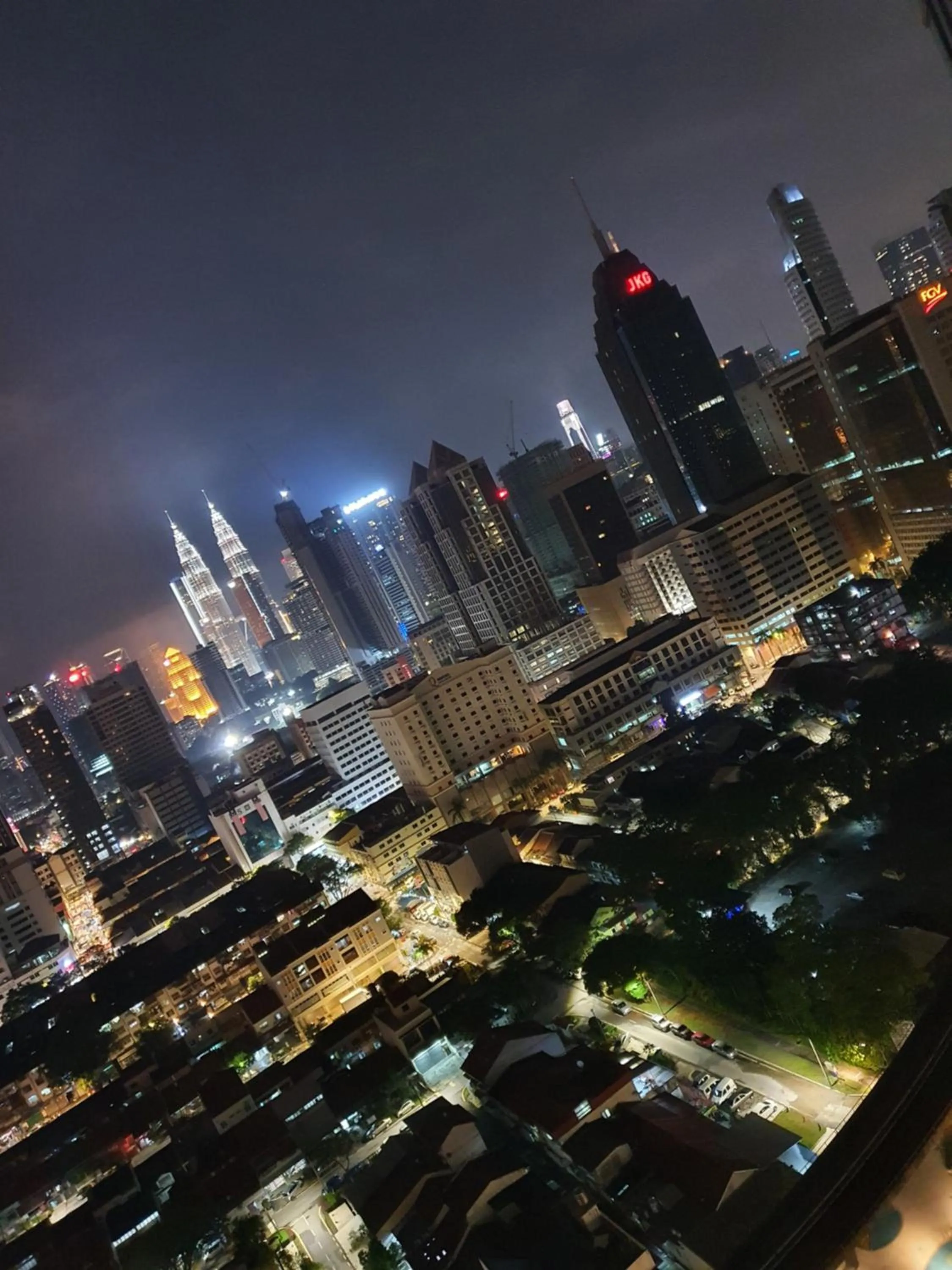 Regalia Residence KLCC View by iLuxHome