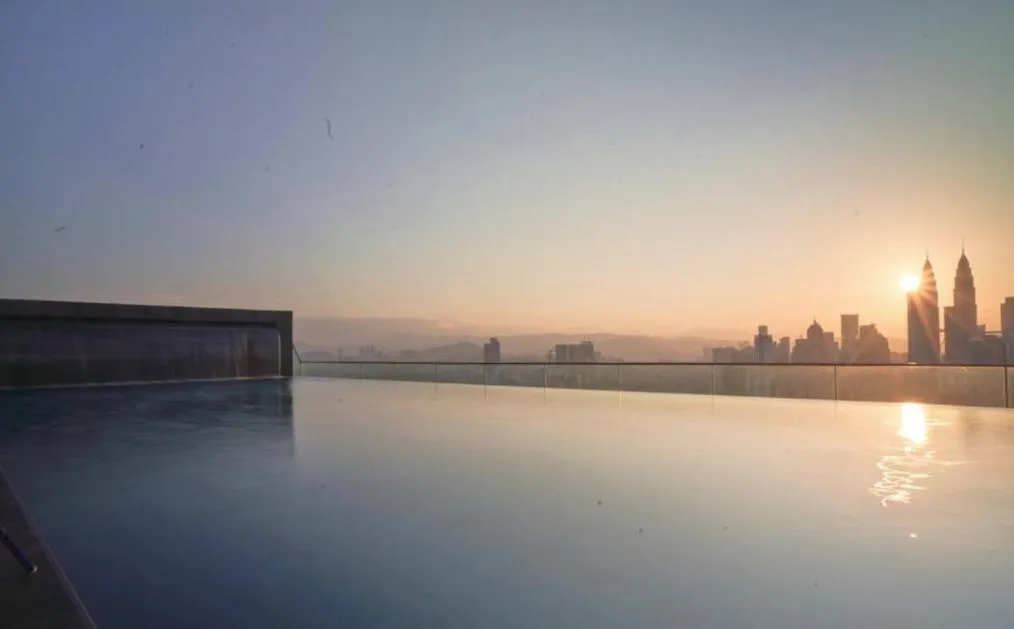 Regalia Residence KLCC View by iLuxHome