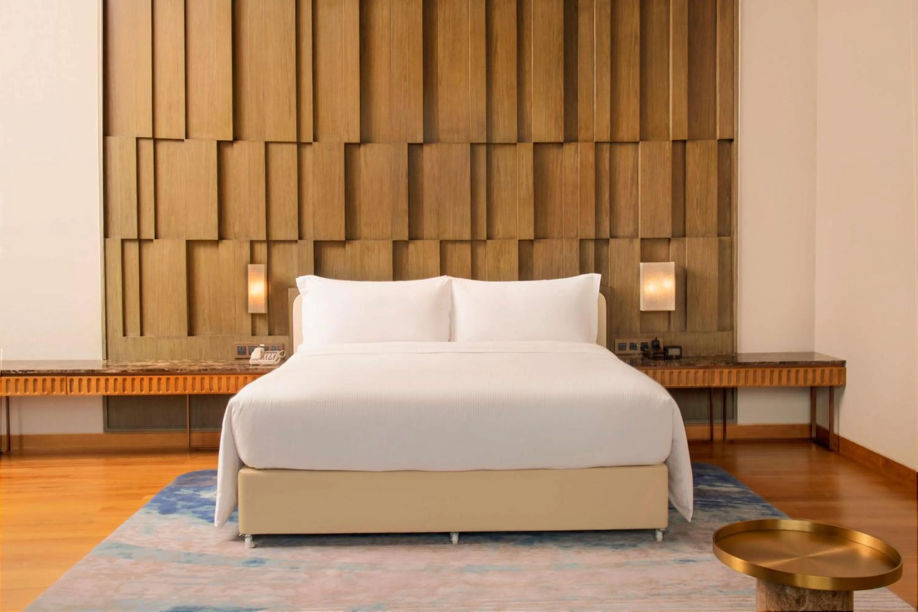 Bed in DoubleTree by Hilton Weerawila Rajawarna Resort