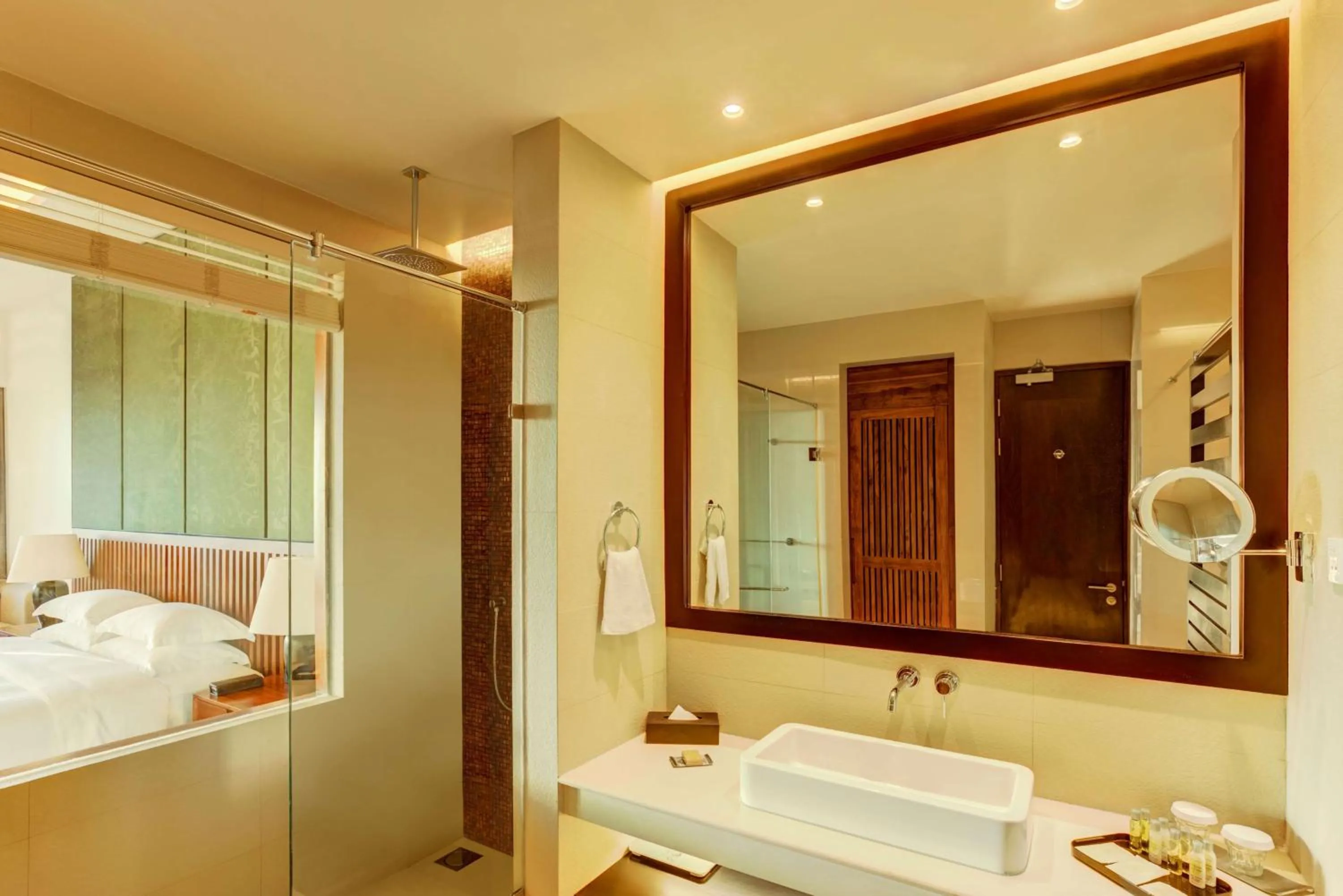 Bathroom in DoubleTree by Hilton Weerawila Rajawarna Resort