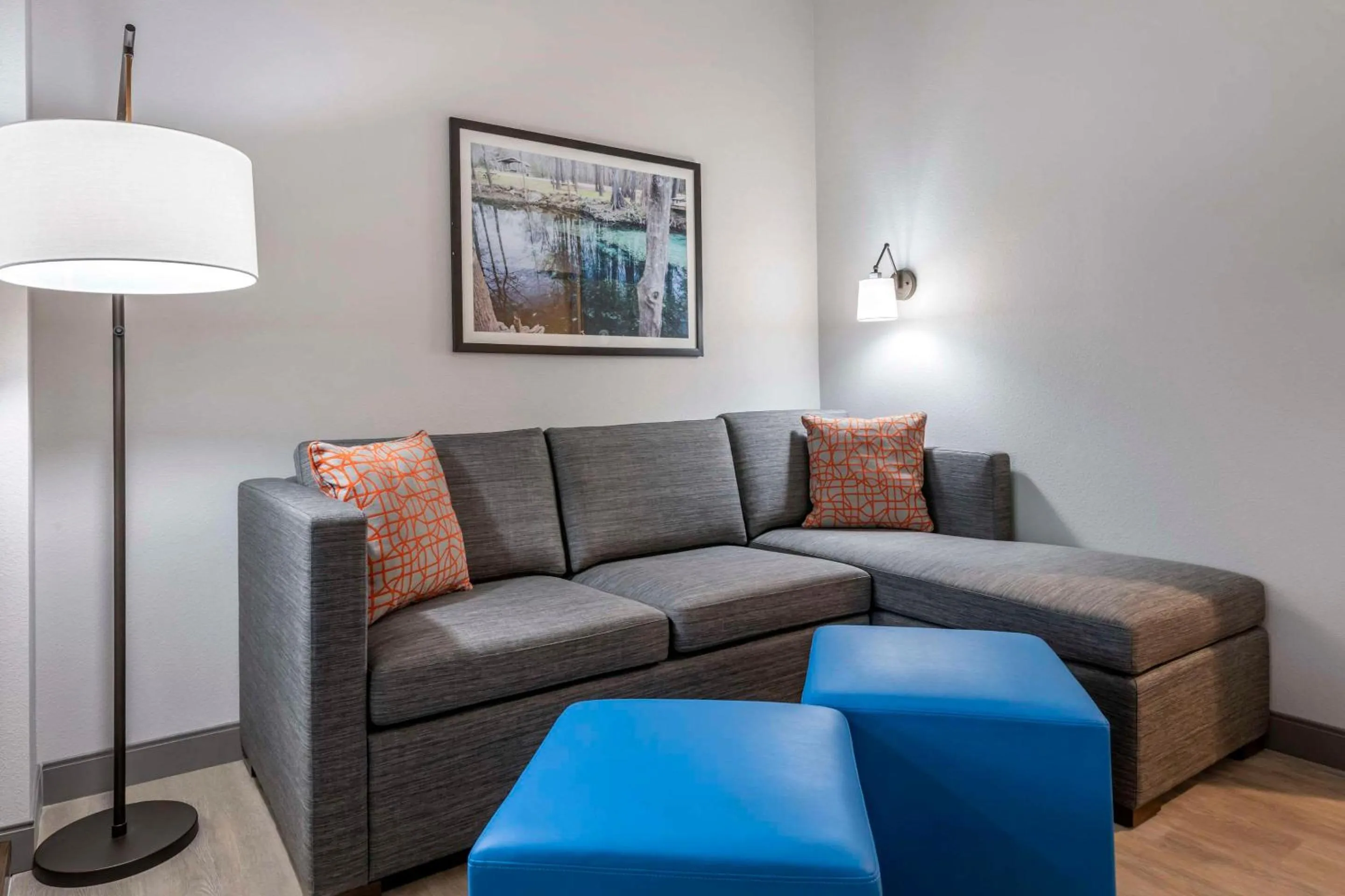 Bedroom in Comfort Suites Gainesville Near University