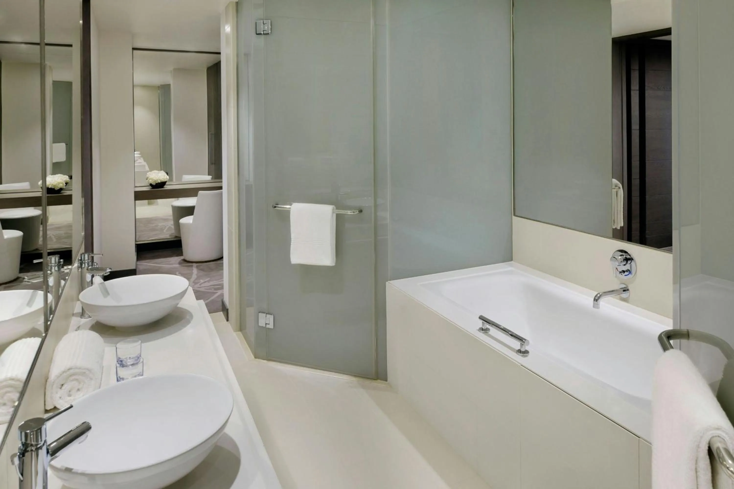 Photo of the whole room in Hotel Boulevard, Autograph Collection, Downtown Dubai