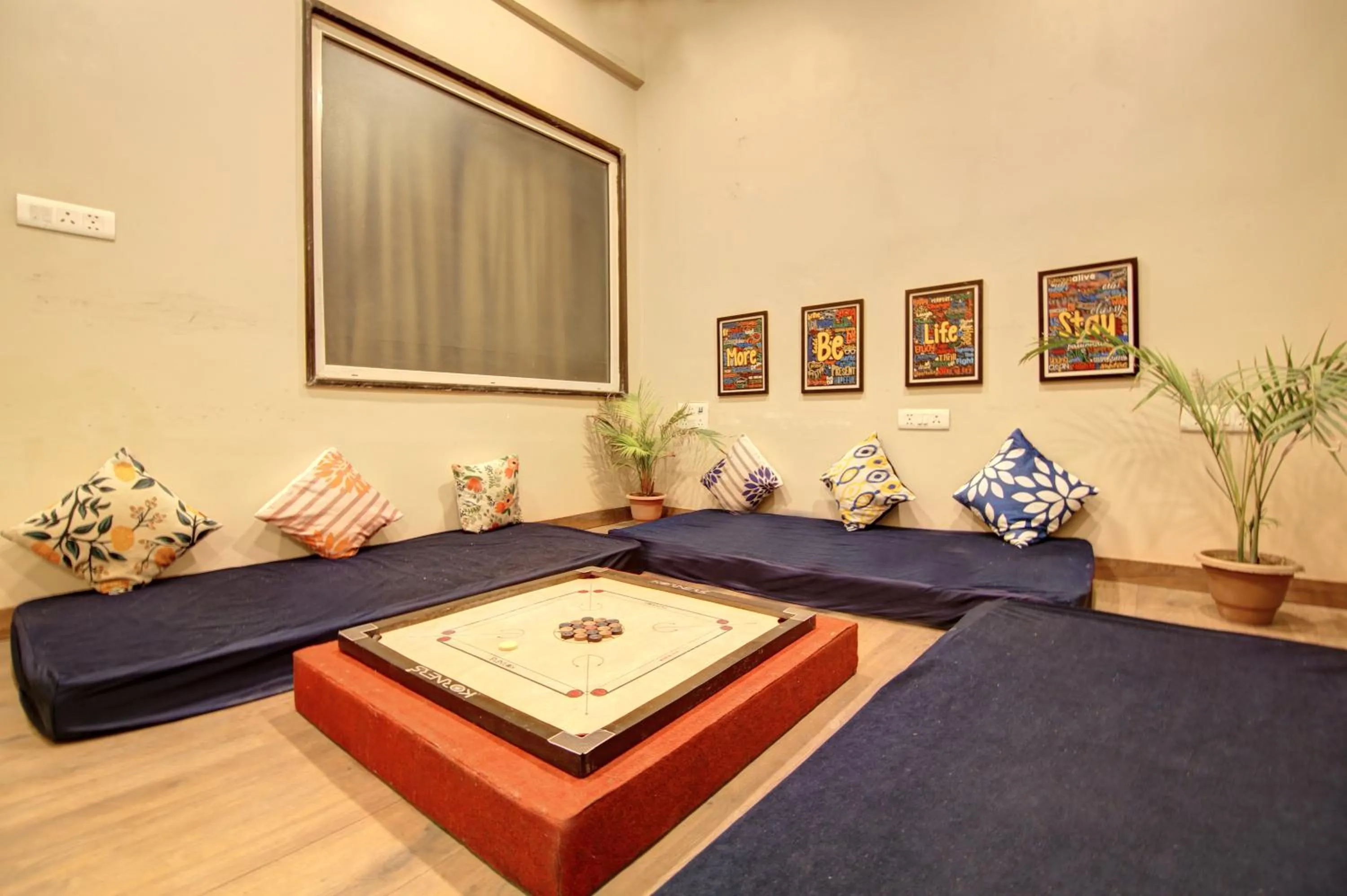 Game Room, Bed in Southwest Inn - Boutique Hotel