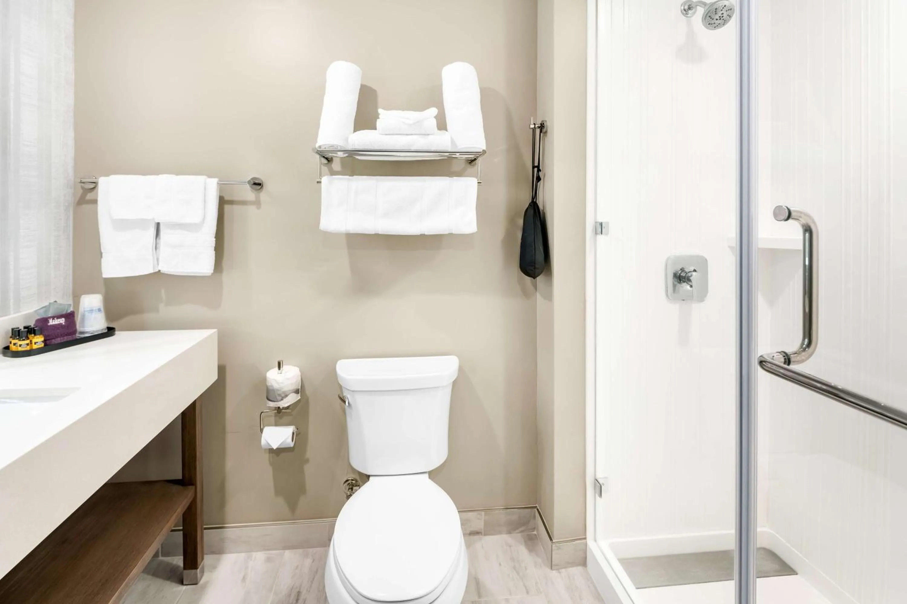 Bathroom in Best Western Plus Settlers Point