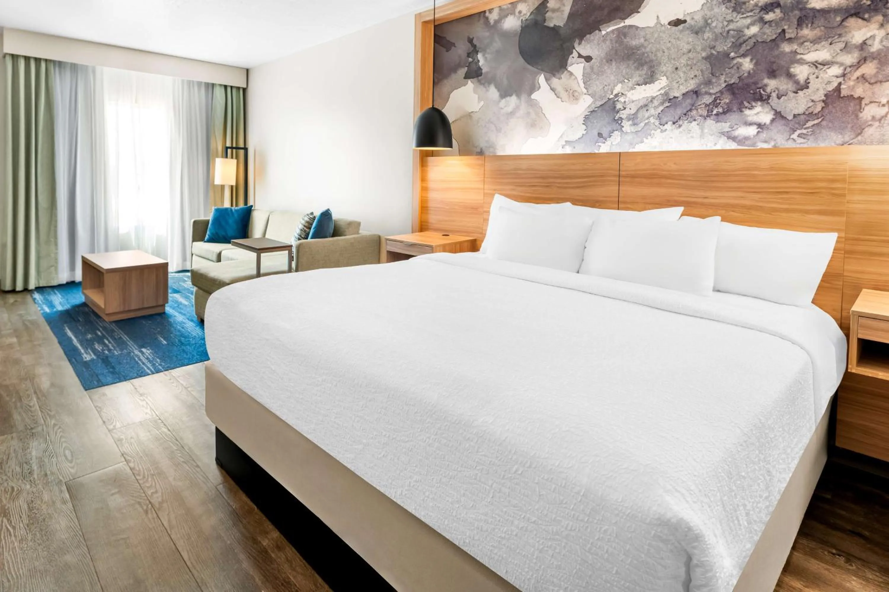 Photo of the whole room, Bed in Best Western Plus Settlers Point