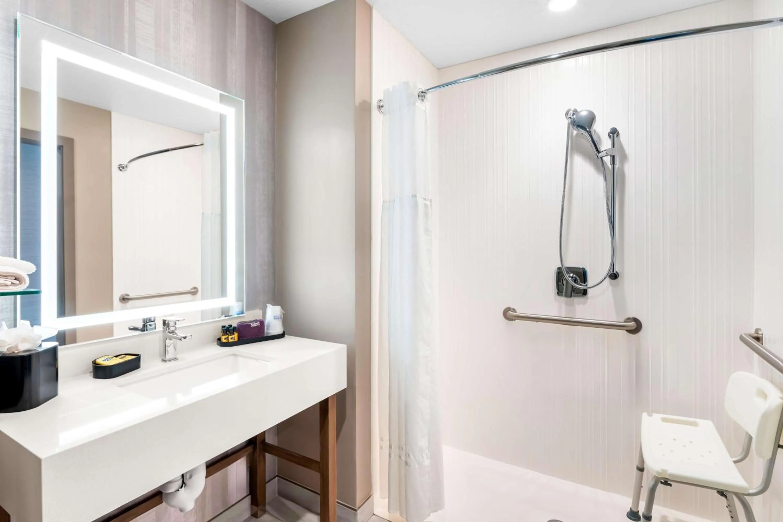 Bathroom in Best Western Plus Settlers Point