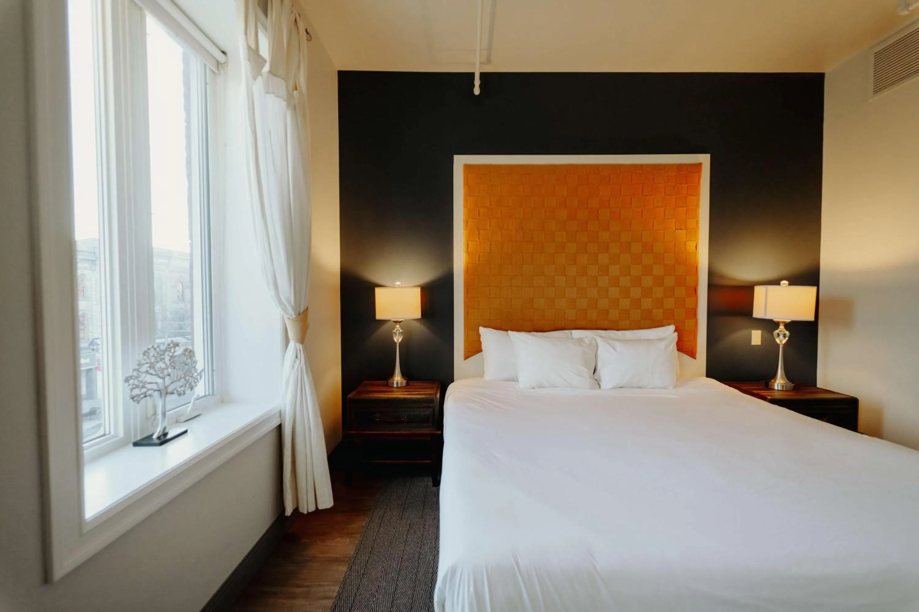 Bedroom, Bed in Mercer Hotel Downtown; BW Premier Collection