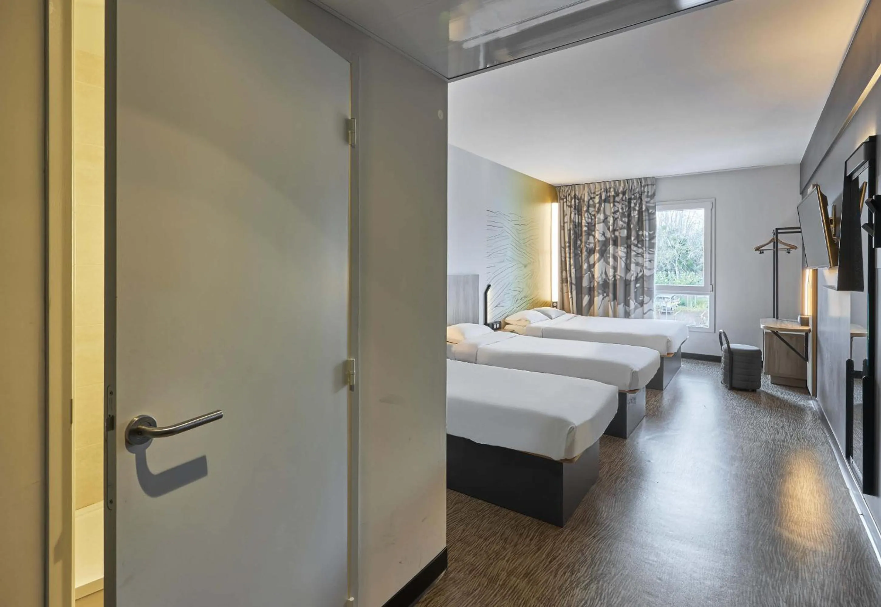 Bedroom, Bed in B&B HOTEL Ouistreham