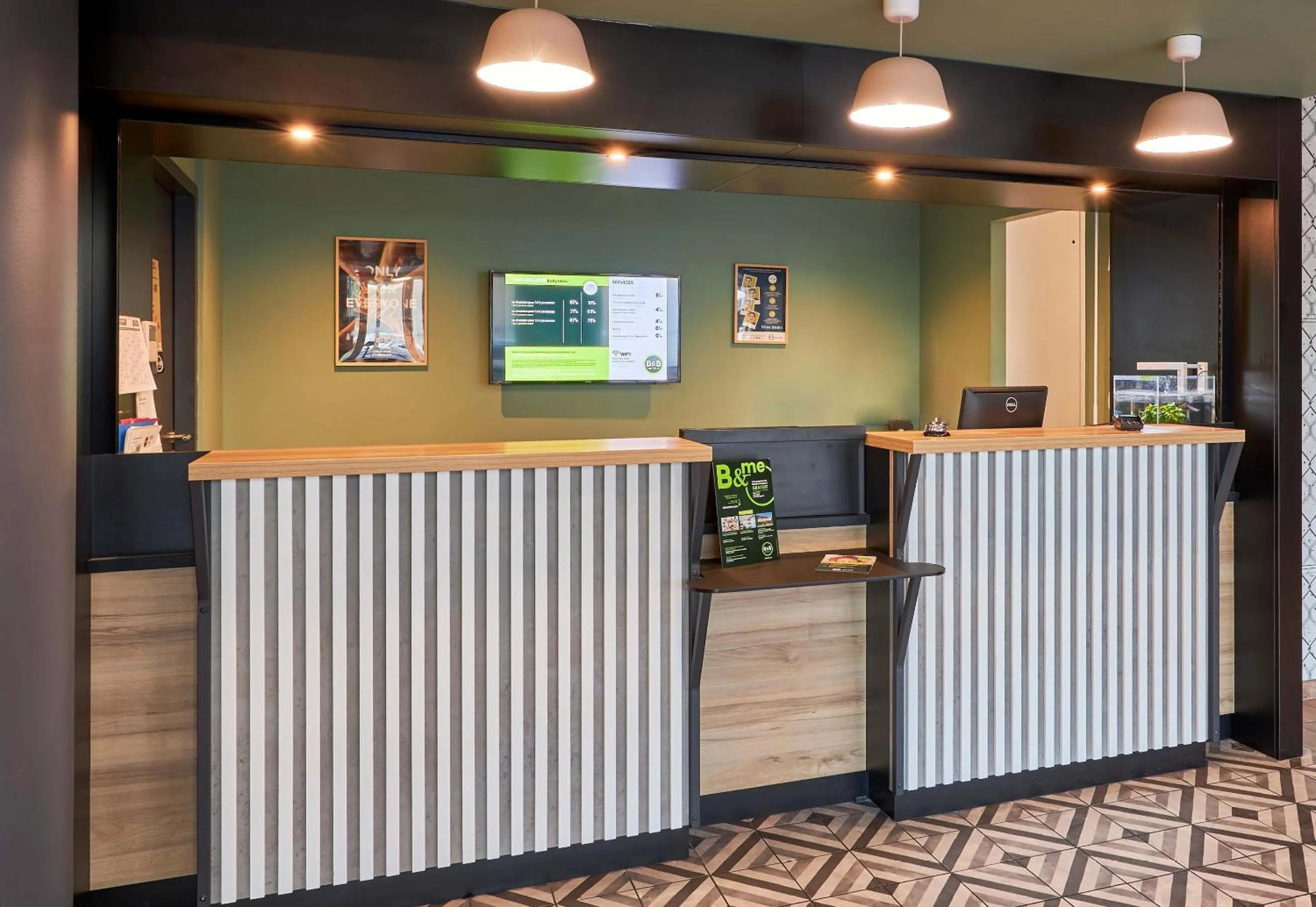 Lobby or reception in B&B HOTEL Ouistreham