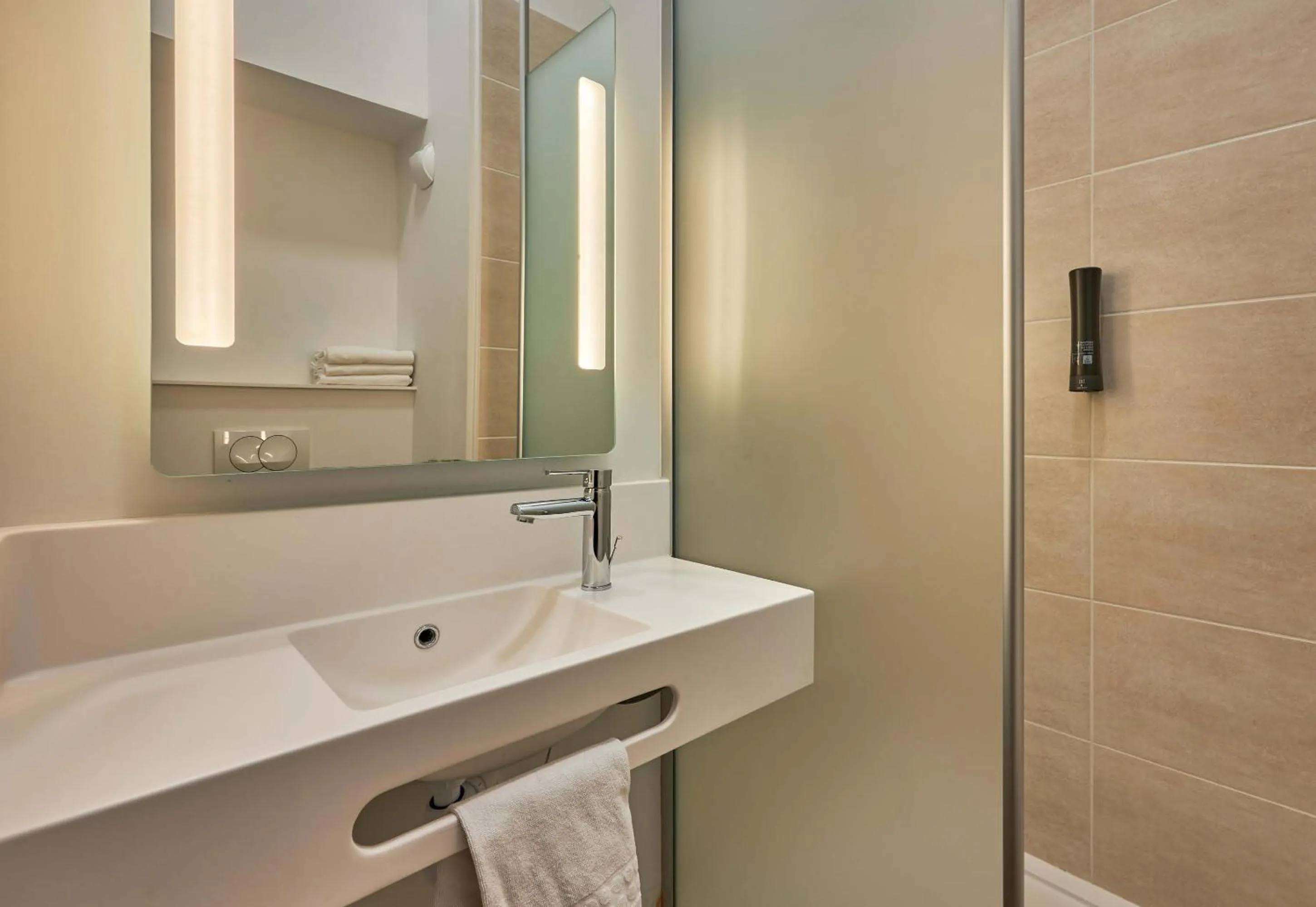 Bathroom in B&B HOTEL Ouistreham