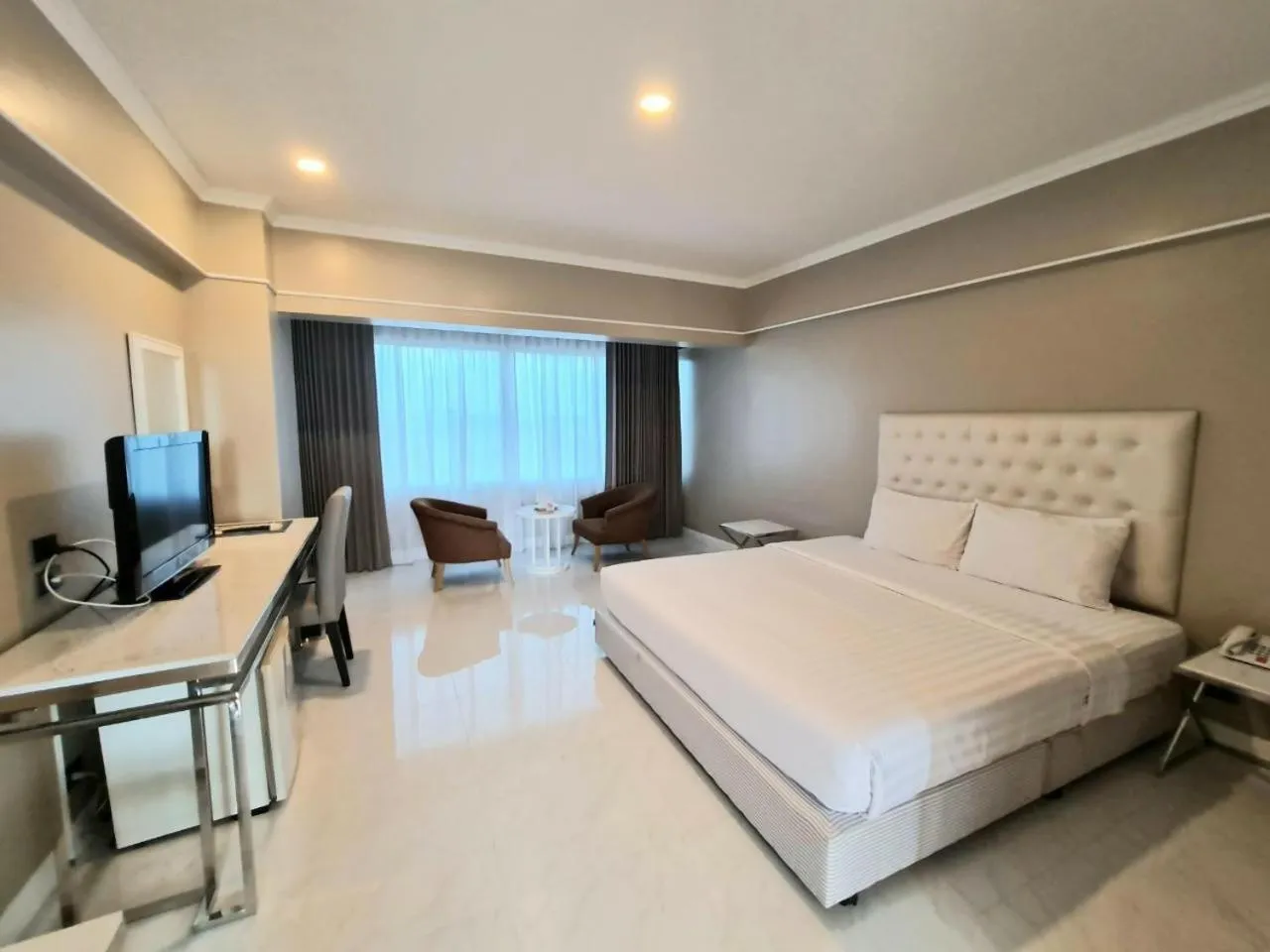 Bed in Chaisaeng Palace Hotel