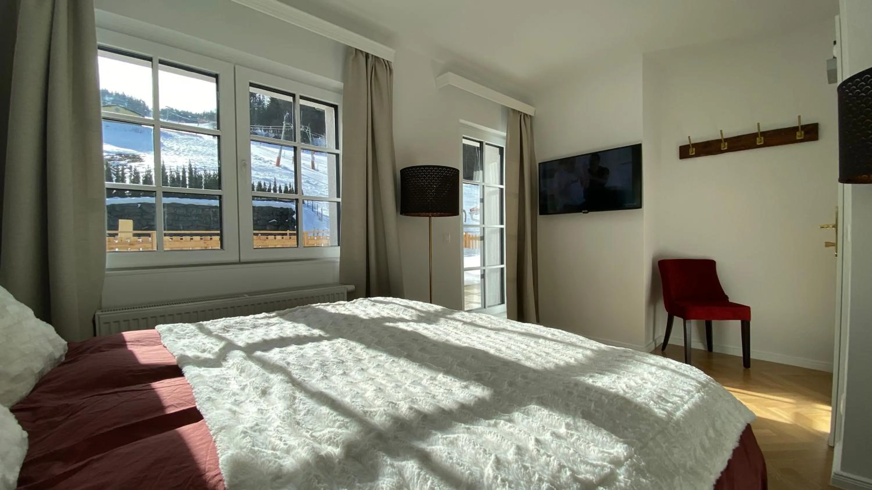 Photo of the whole room, Bed in Hotel Sonnenalm Stuhleck