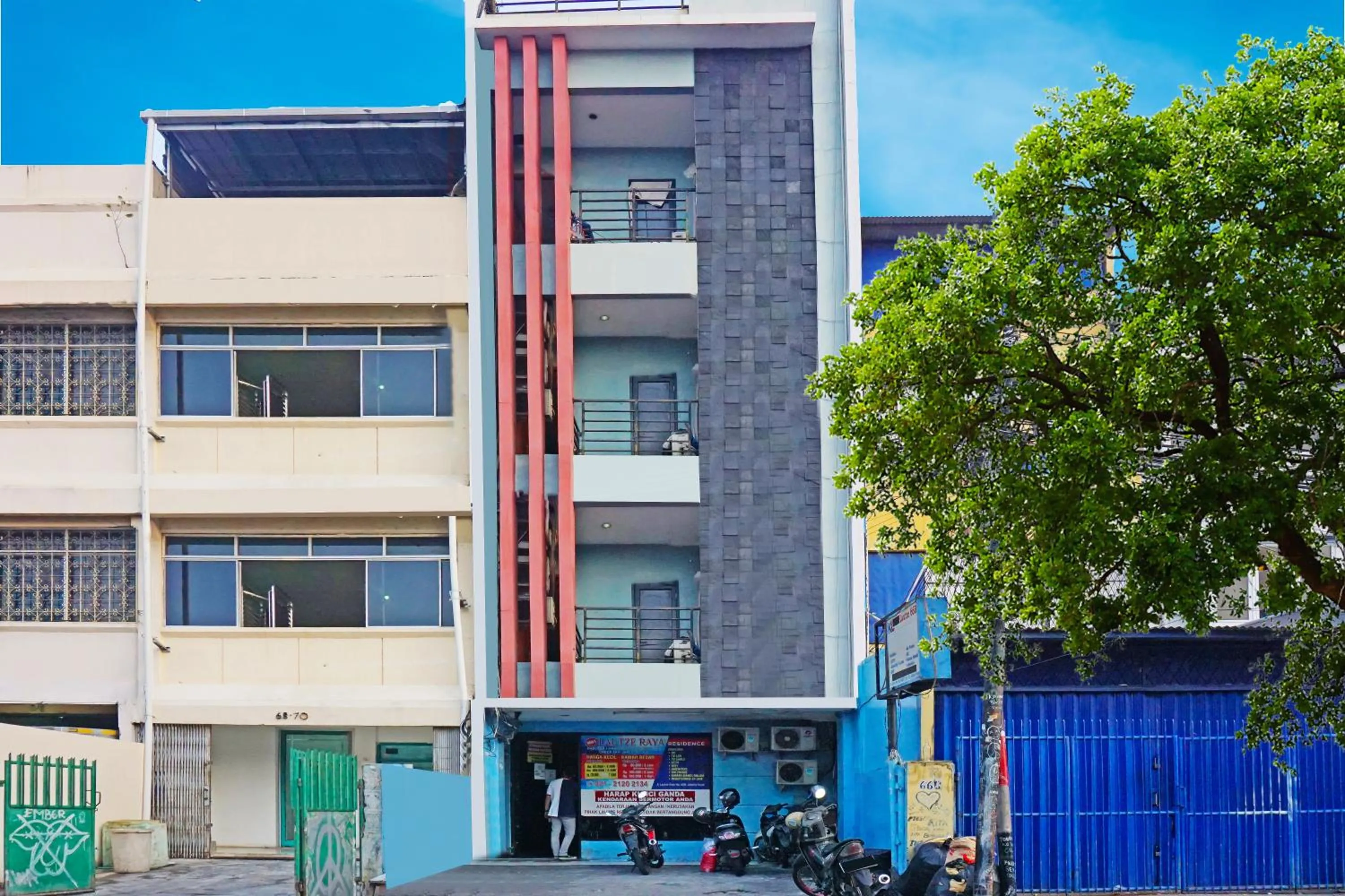 Property building in Lautze Residence