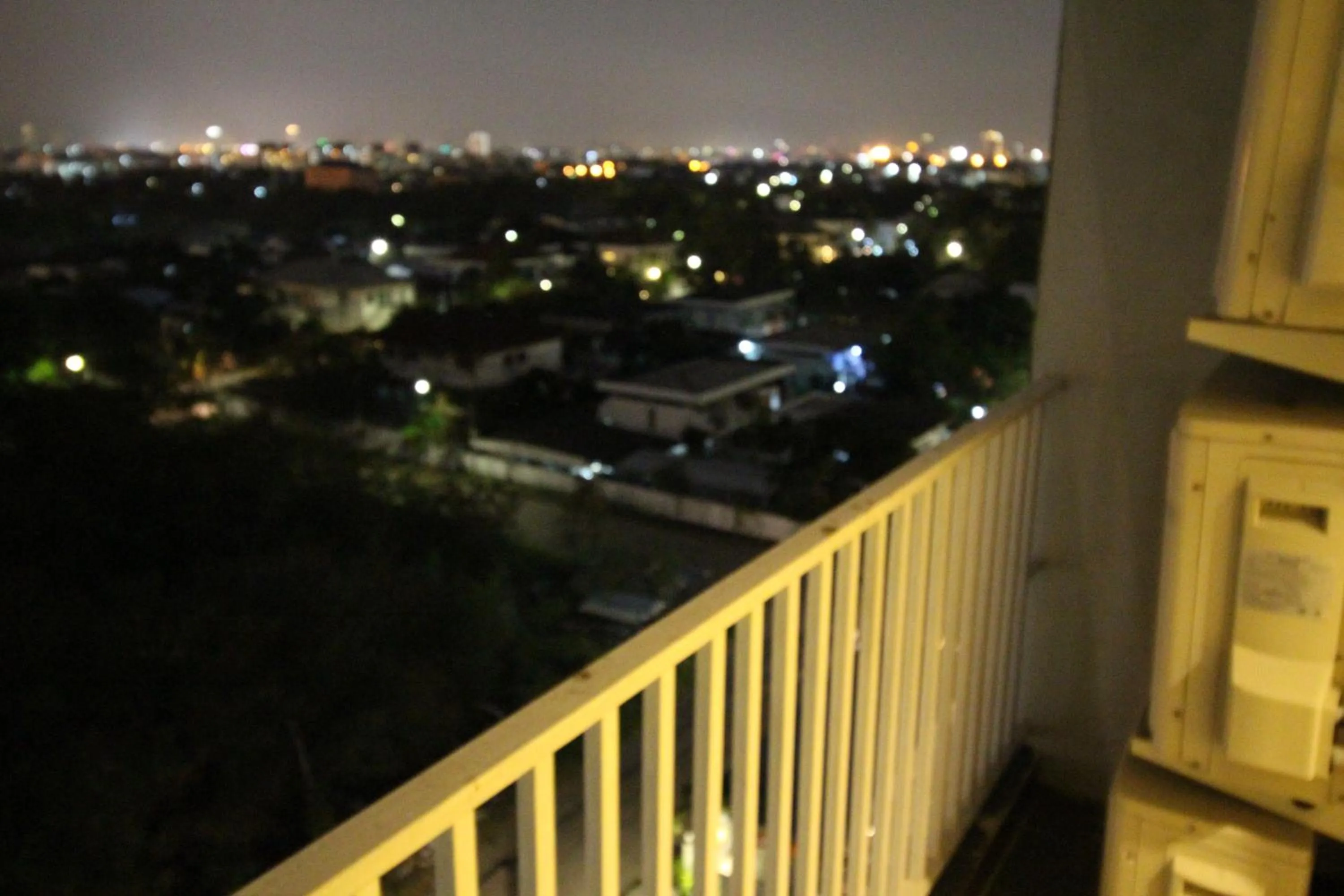 Balcony/Terrace in Lee Place Phatthanakan Condo