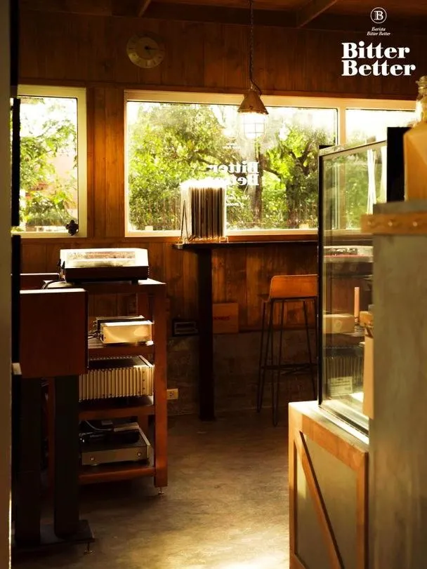 Restaurant/places to eat in Lee Place Phatthanakan Condo