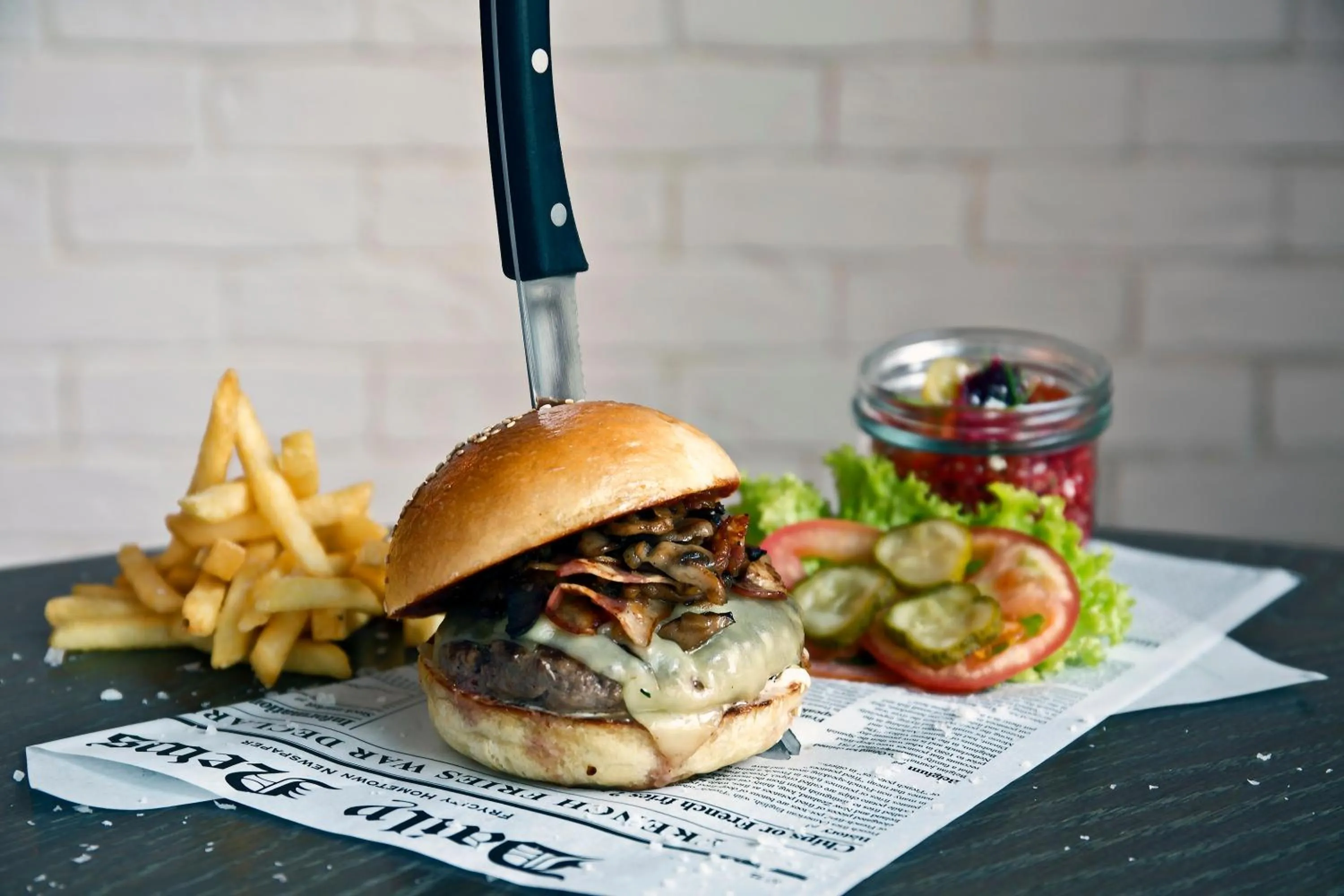 Restaurant/places to eat in Al Maha Arjaan by Rotana