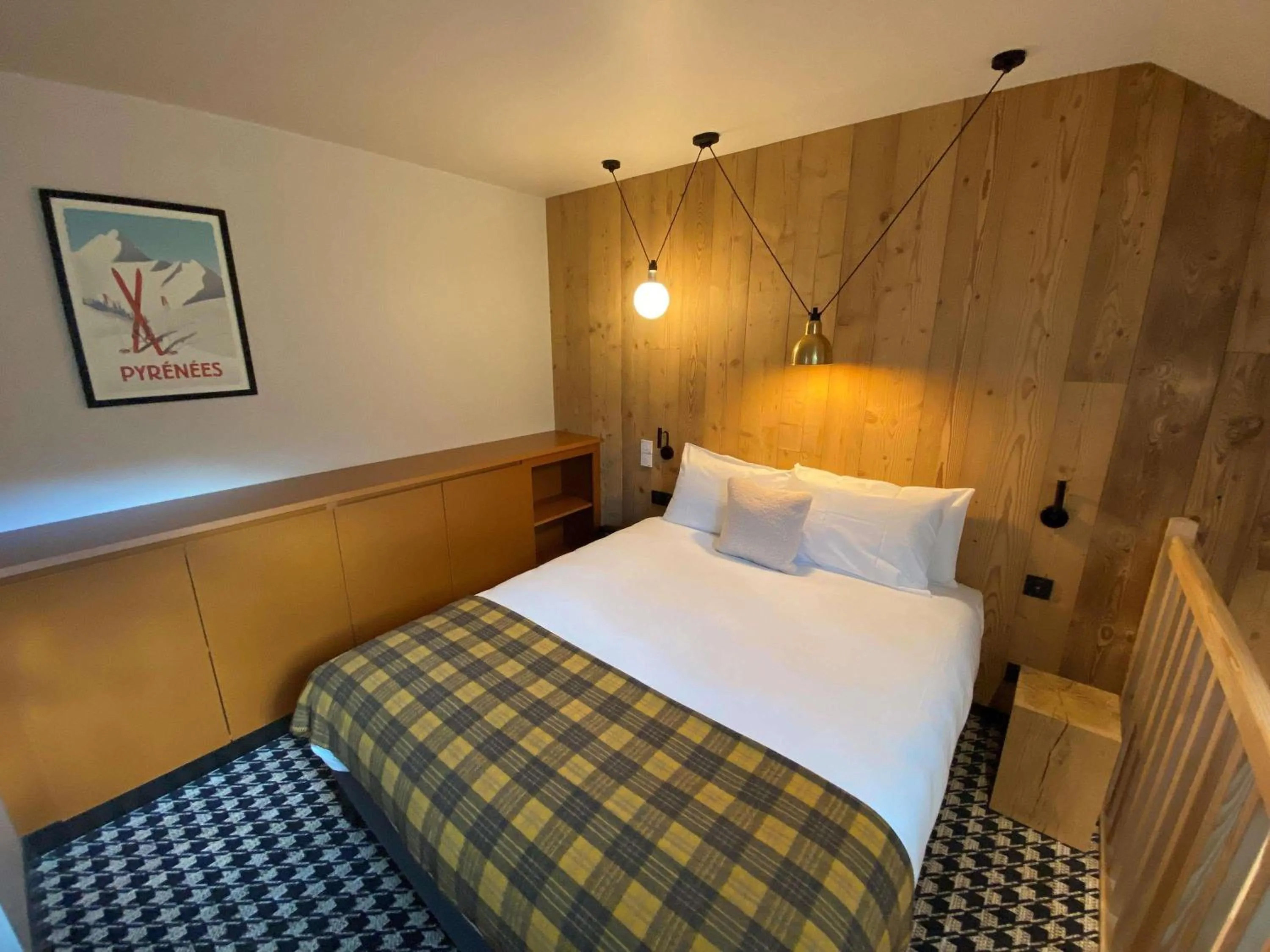 Bedroom, Bed in Mercure Peyragudes Loudenvielle Pyrénées