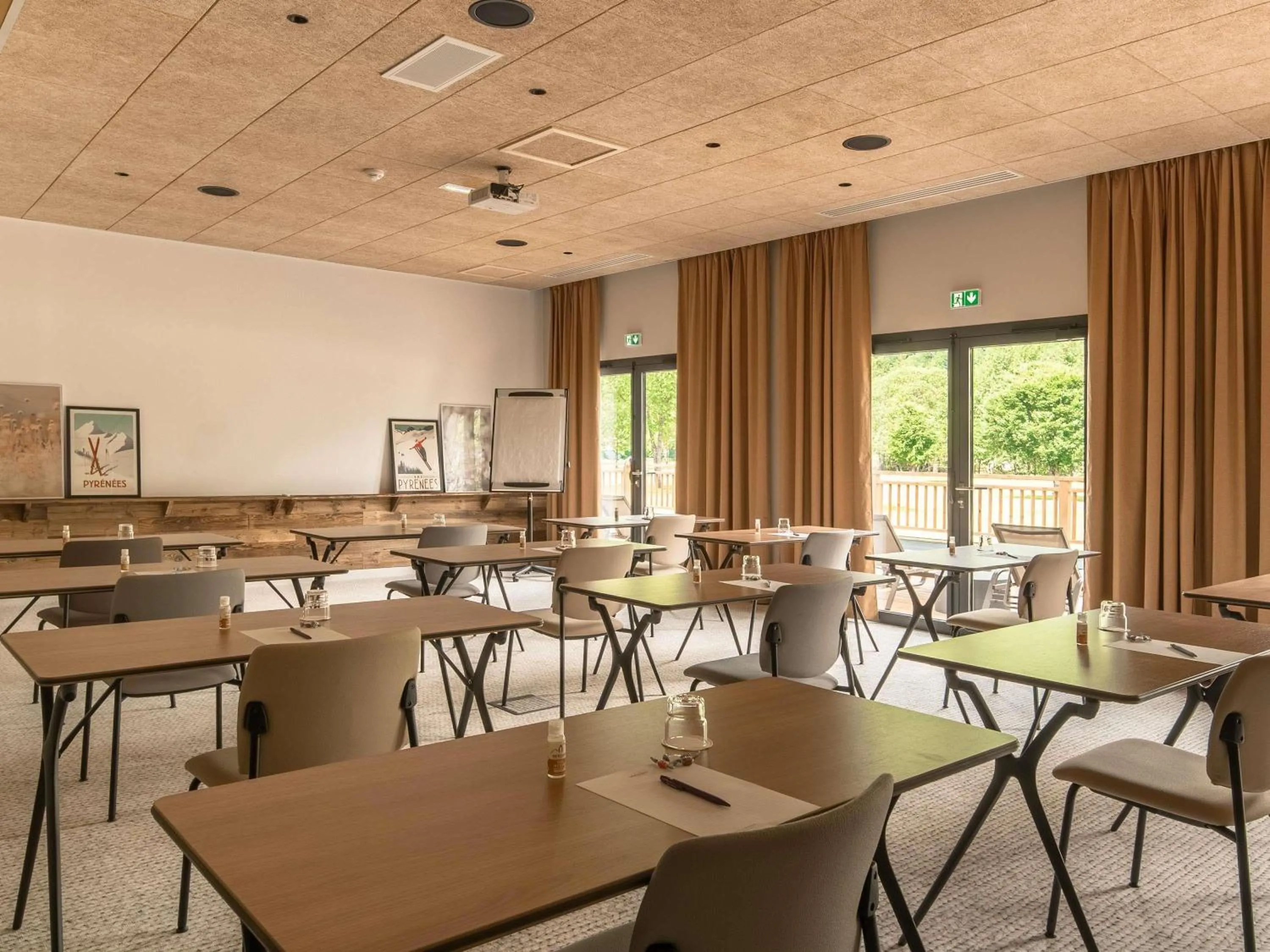 Meeting/conference room in Mercure Peyragudes Loudenvielle Pyrénées