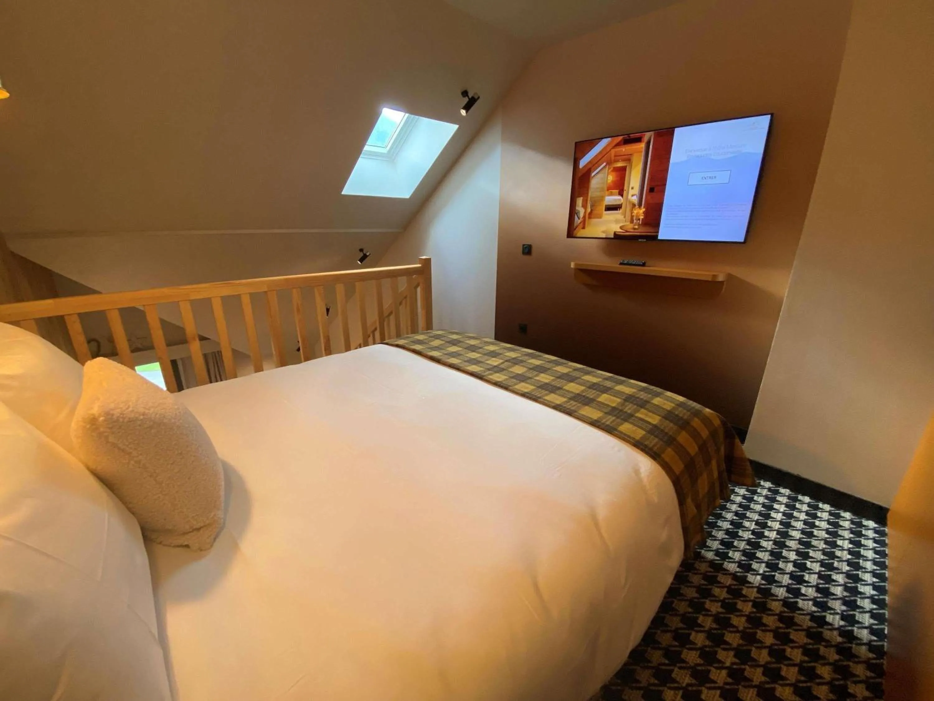 Bedroom, Bed in Mercure Peyragudes Loudenvielle Pyrénées