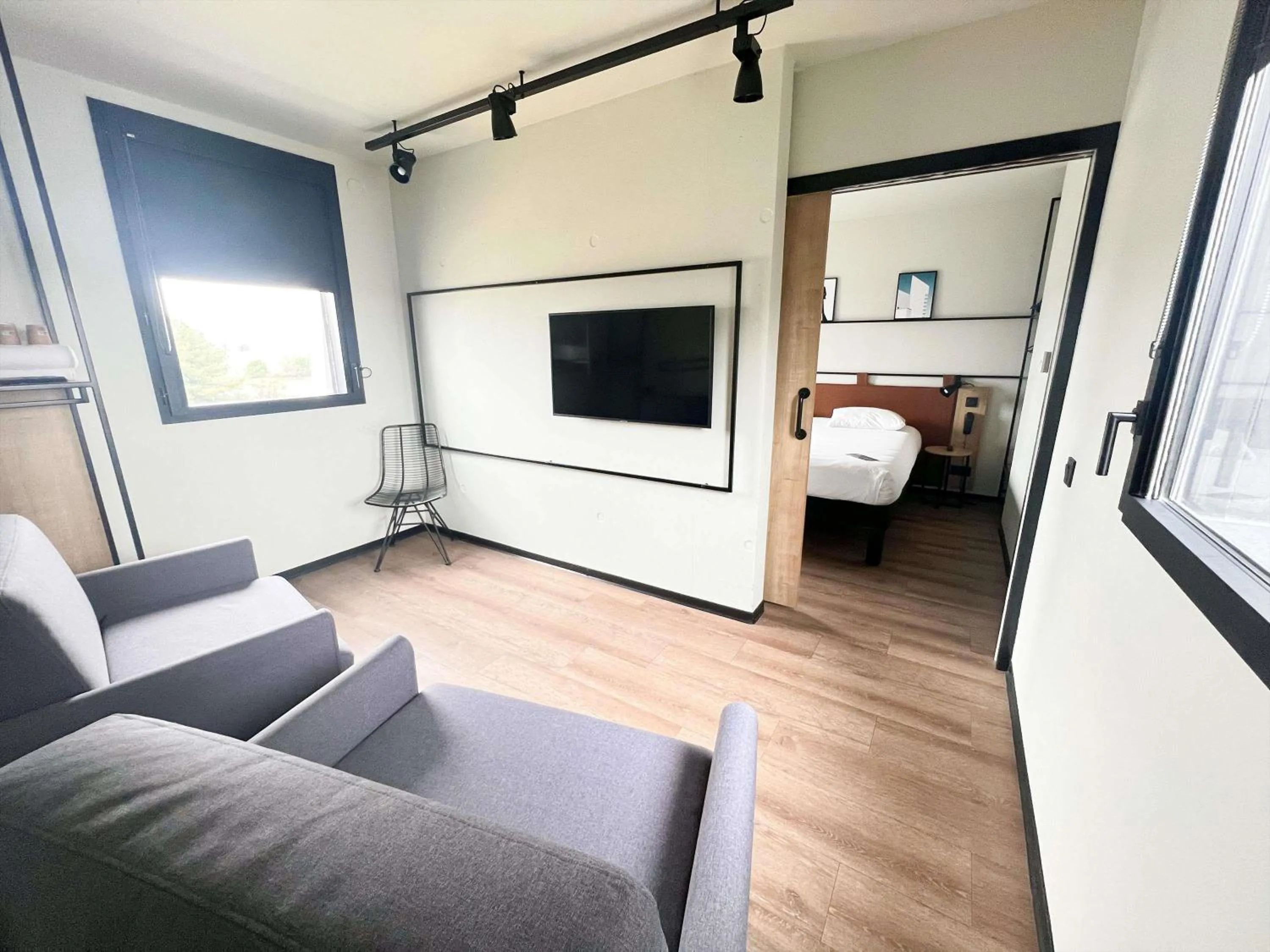 Bedroom in Ibis Lunel Petite Camargue