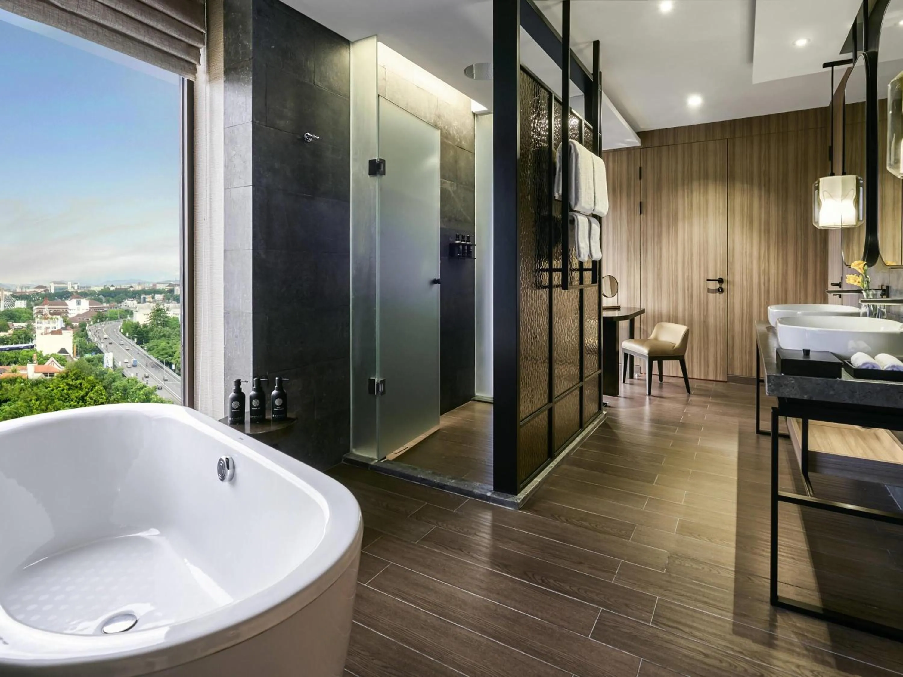 Shower in Pullman Bandung Grand Central