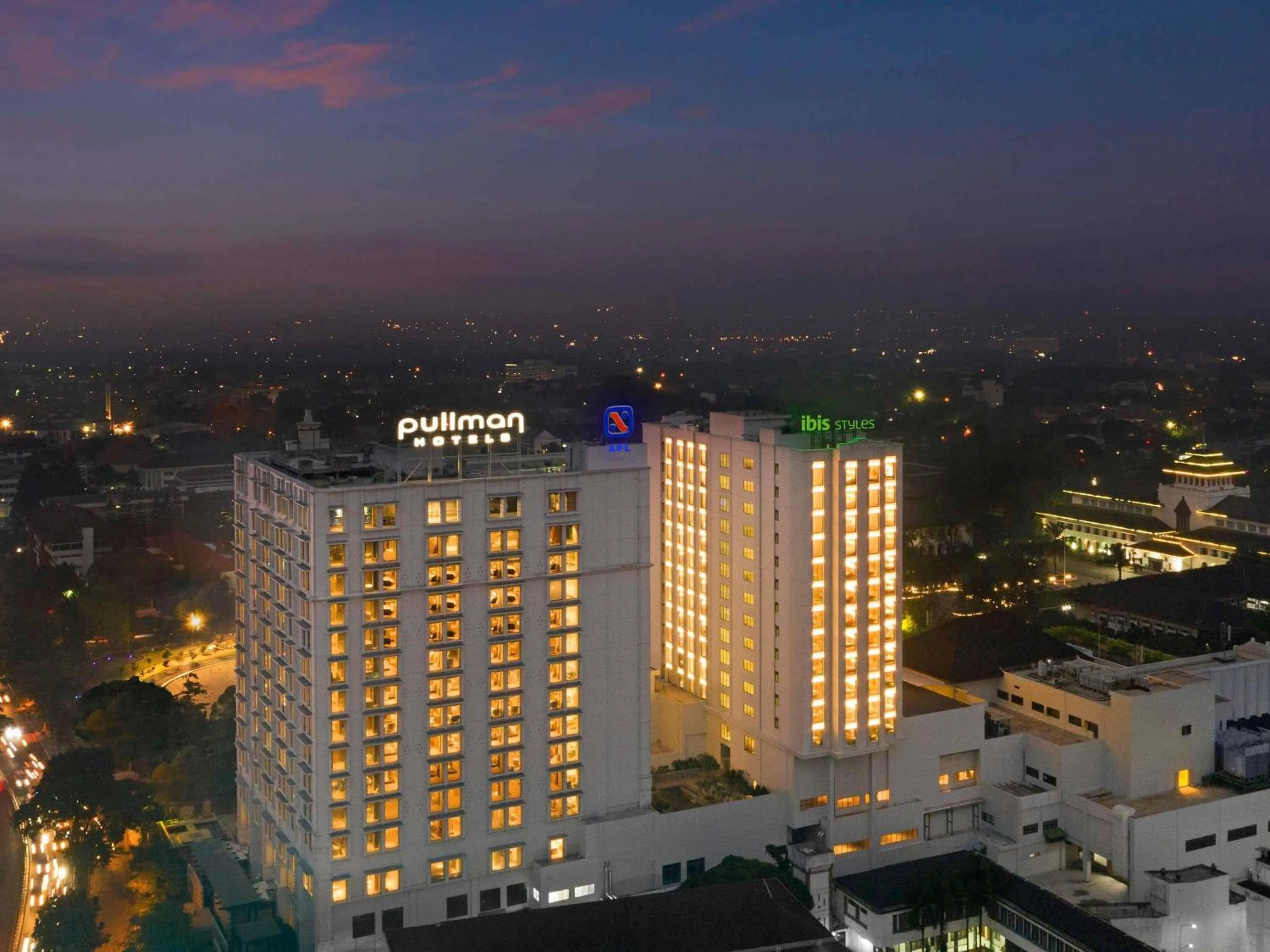 Property building in Pullman Bandung Grand Central