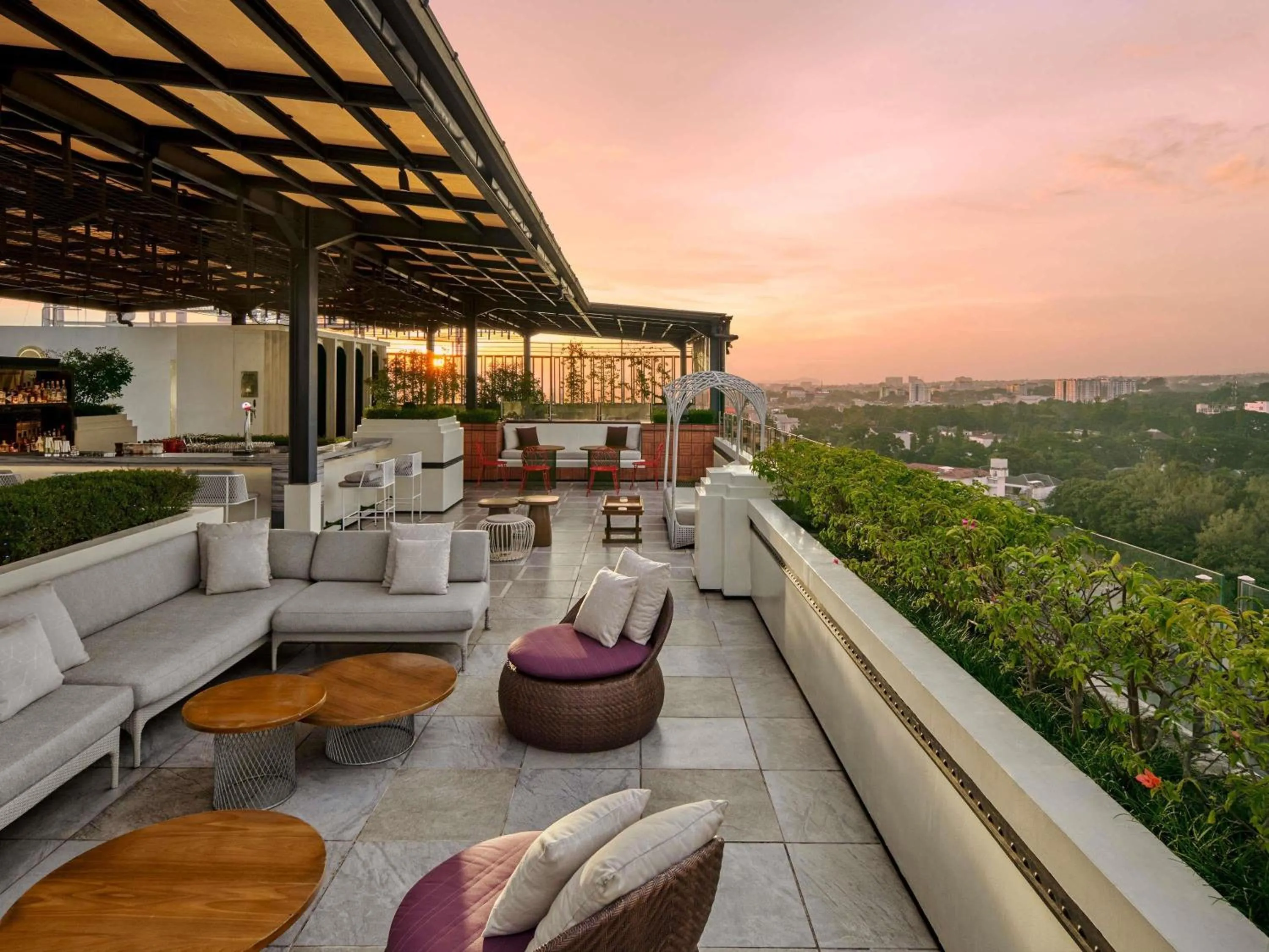 Lounge or bar in Pullman Bandung Grand Central