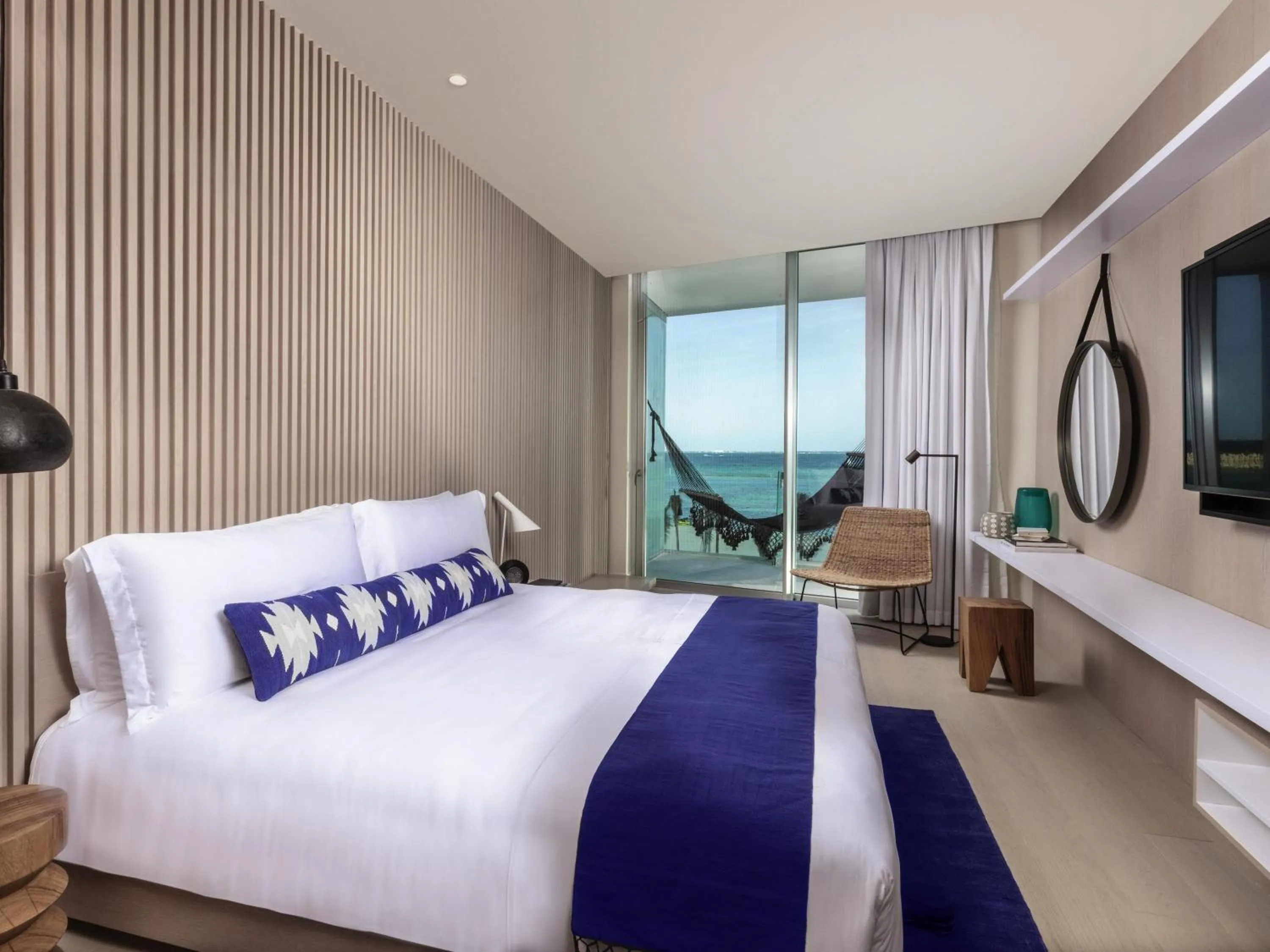 Bedroom, Bed in SLS Cancun