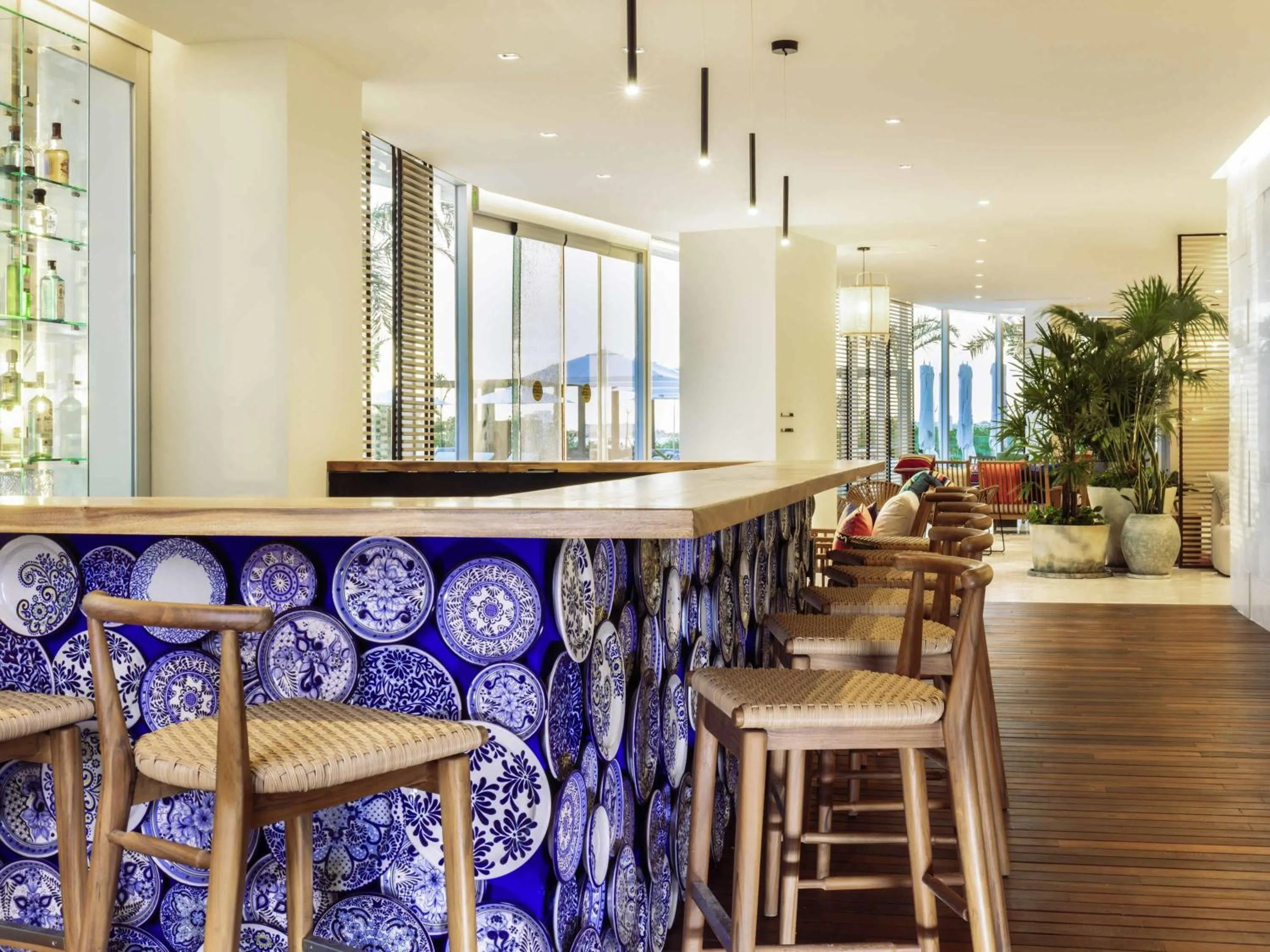 Restaurant/places to eat in SLS Cancun