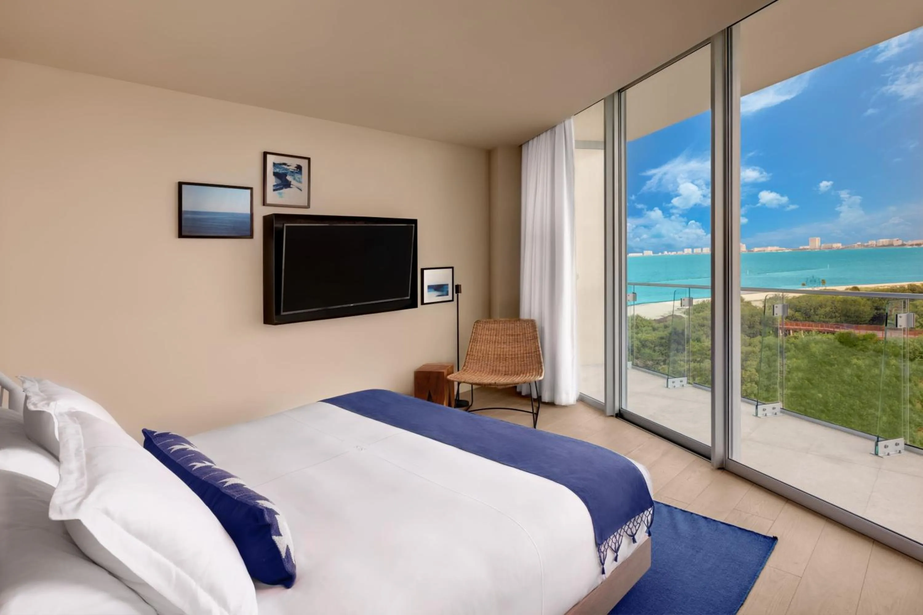 Sea view, Bed in SLS Cancun