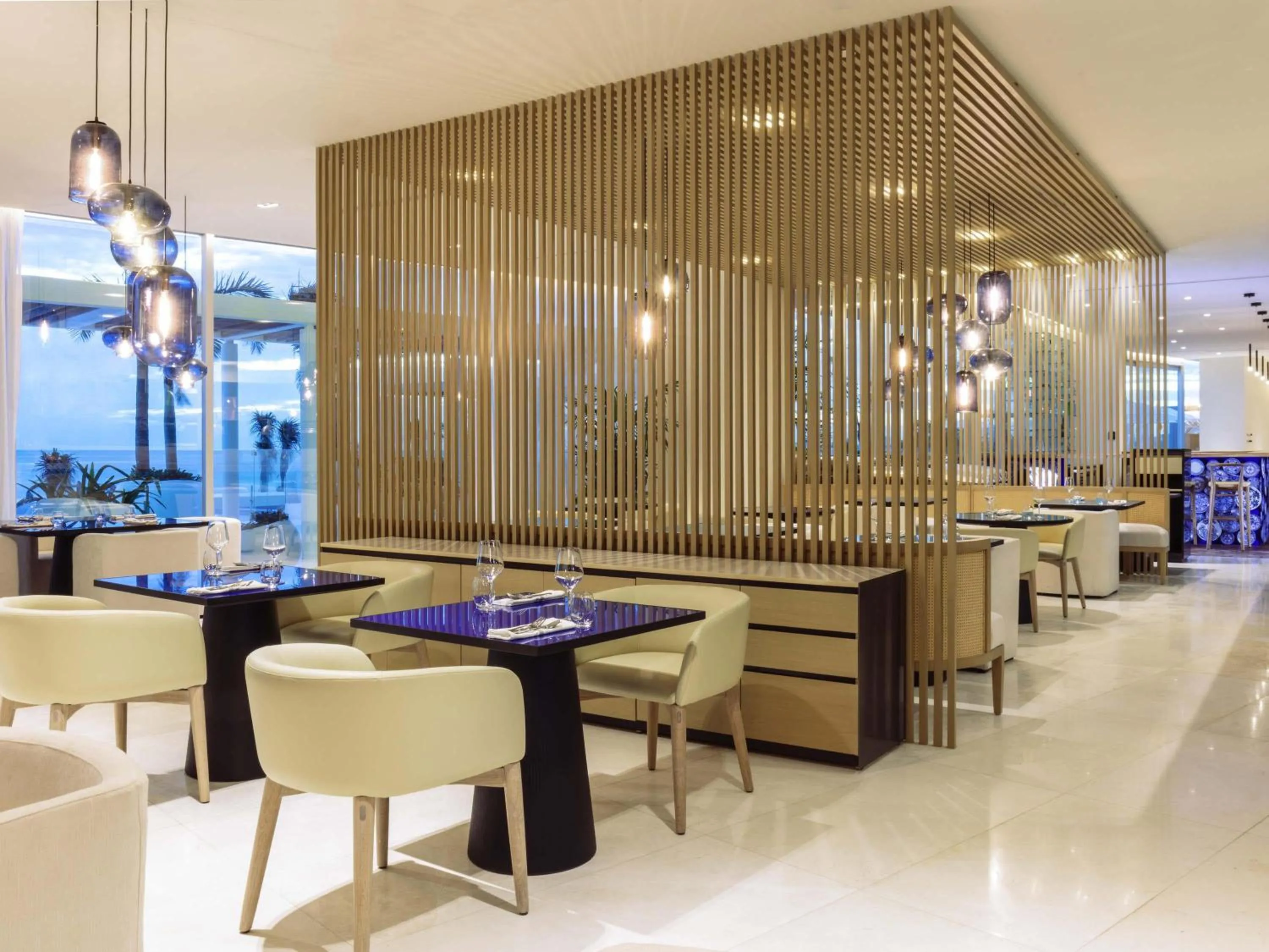 Restaurant/places to eat in SLS Cancun