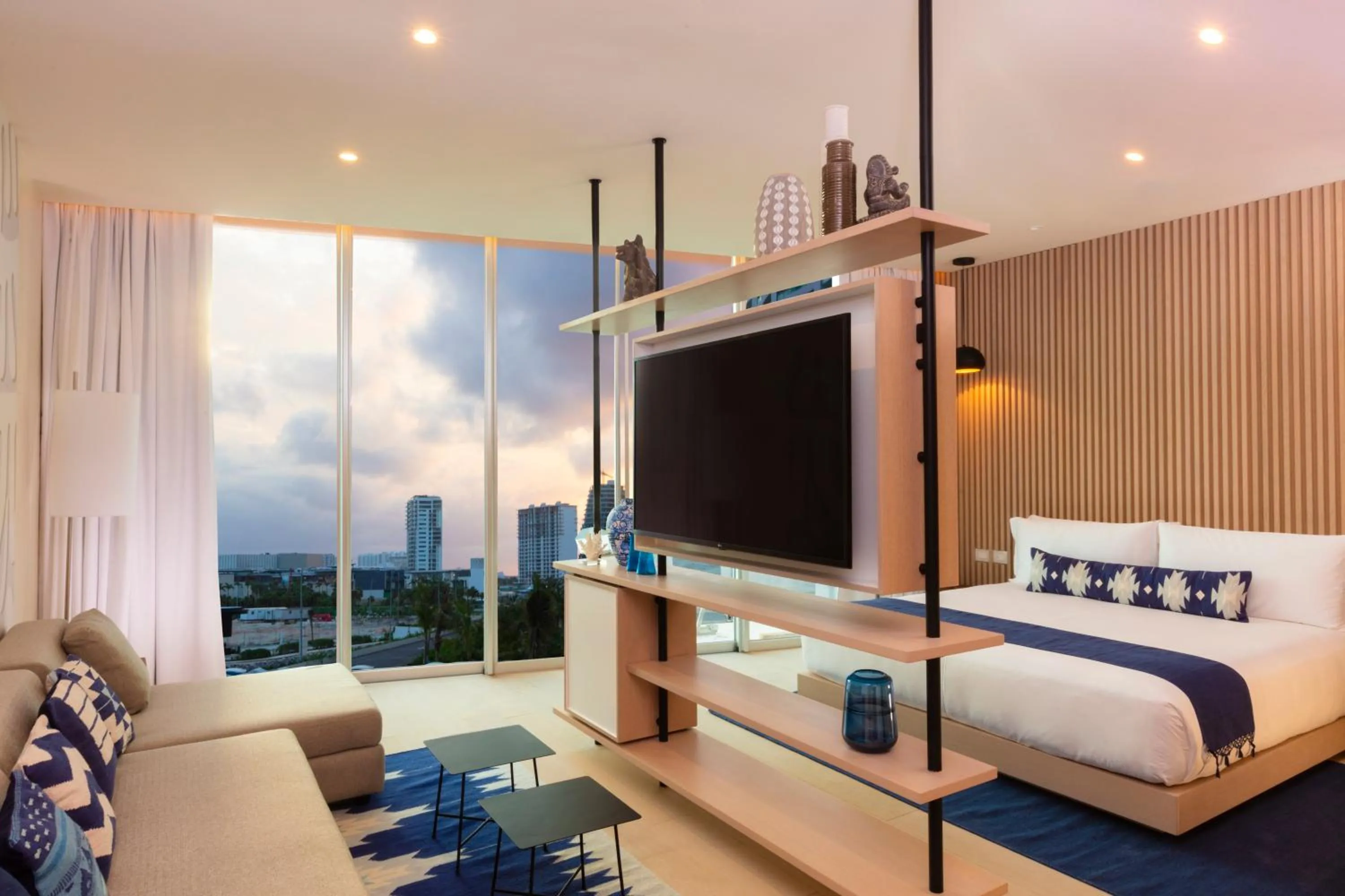 Area and facilities, Bed in SLS Cancun