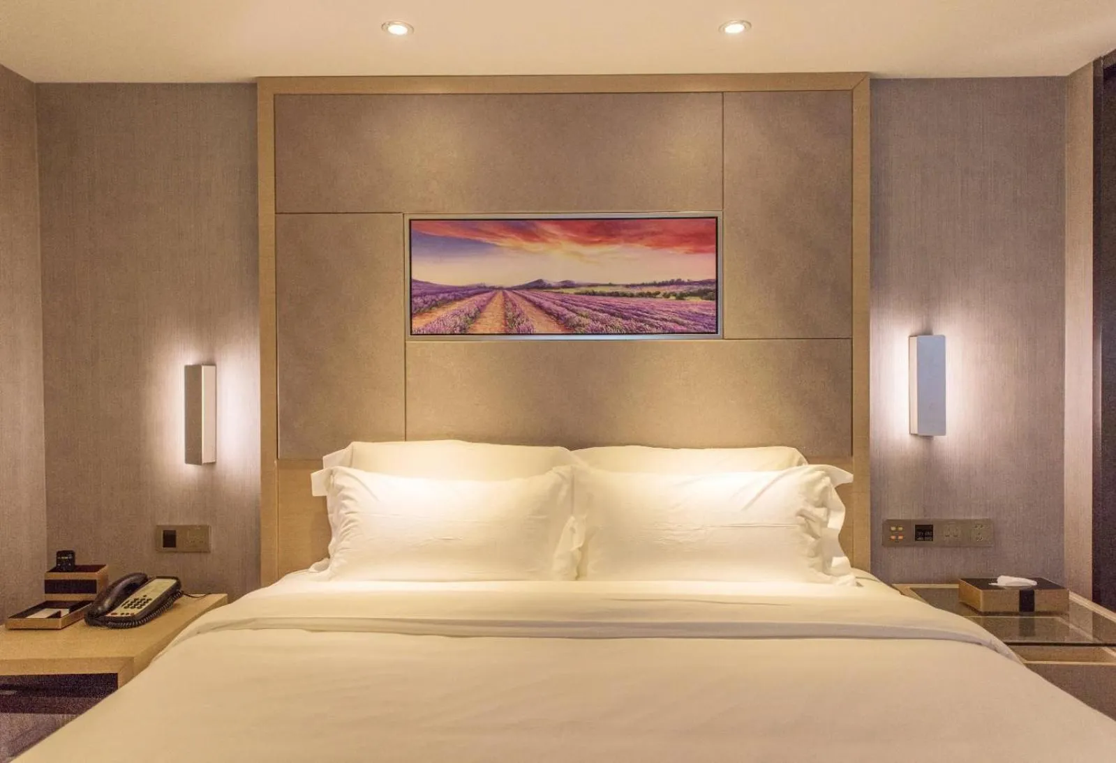 Bed in Lavande Hotel Shenzhen Baoan Haiya Binfencheng