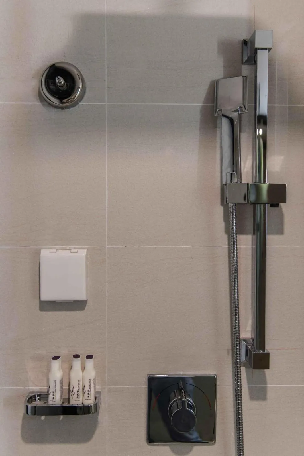 Lavande Hotel Shenzhen Baoan Haiya Binfencheng