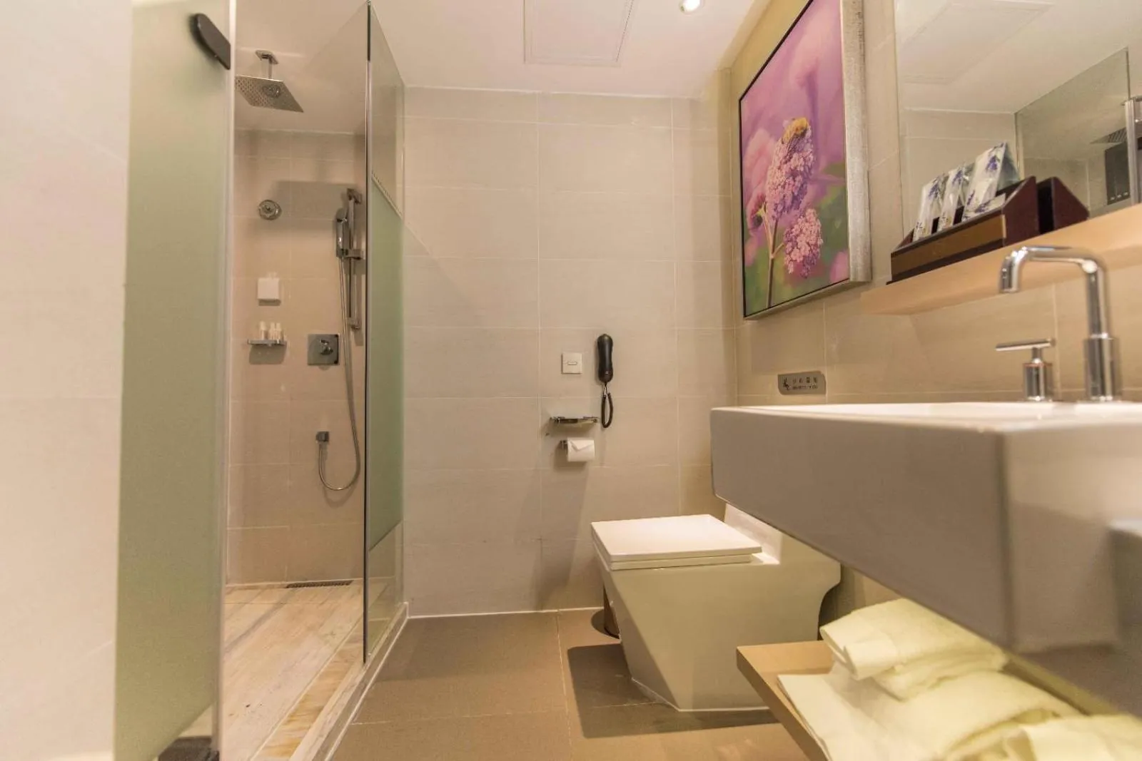 Lavande Hotel Shenzhen Baoan Haiya Binfencheng