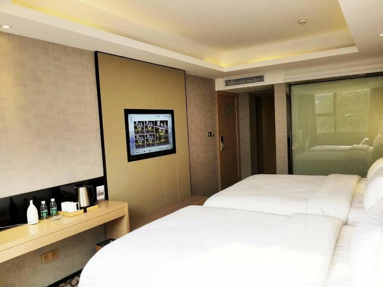 Bed in Lavande Hotel Shenzhen Baoan Haiya Binfencheng
