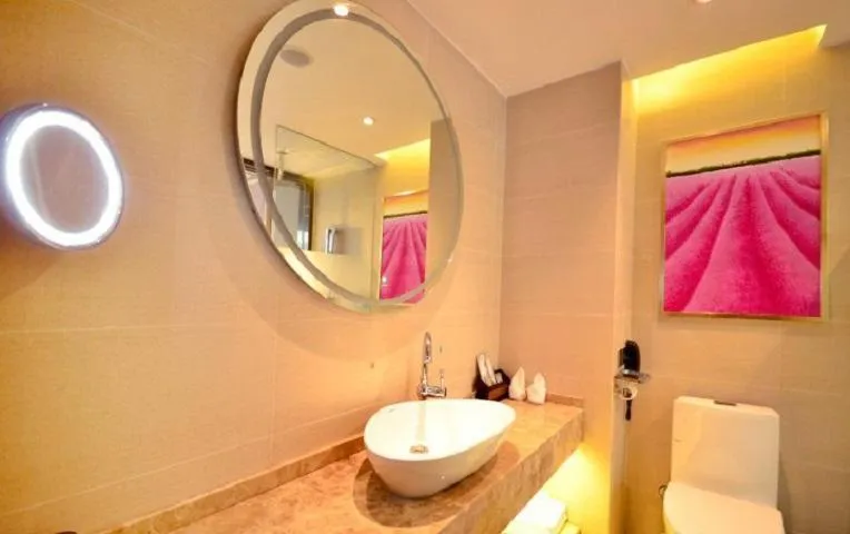 Lavande Hotel Wuhan Nanhu Walmart Store