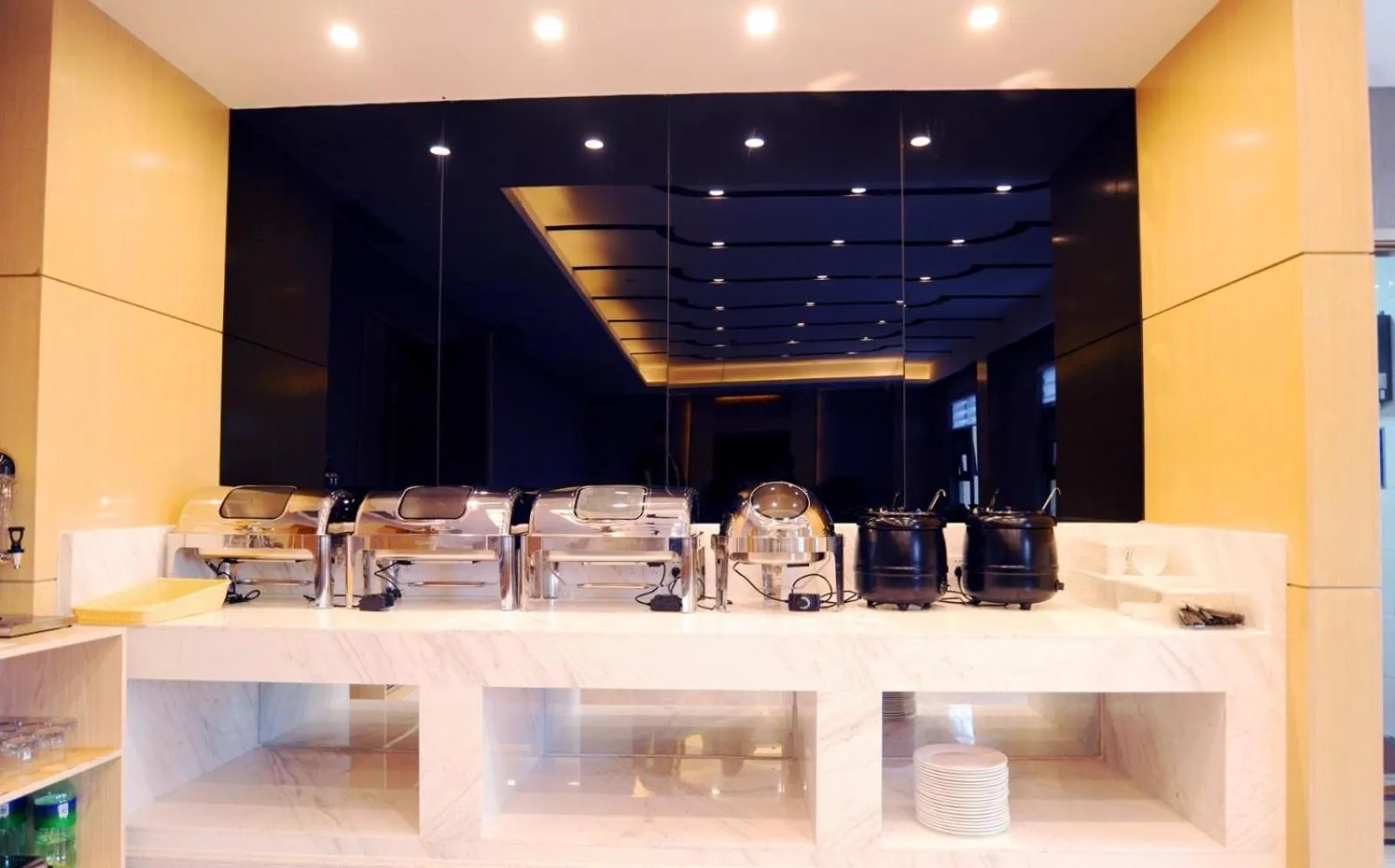 Lavande Hotel Linyi People's Square Branch