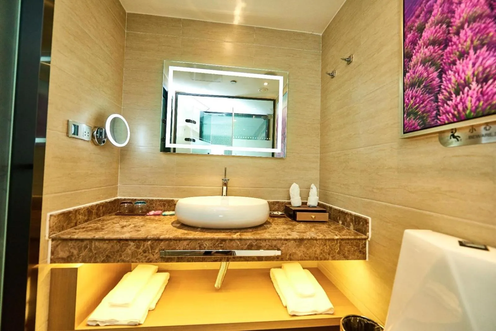 Lavande Hotel Haining Leather City Yintai Branch